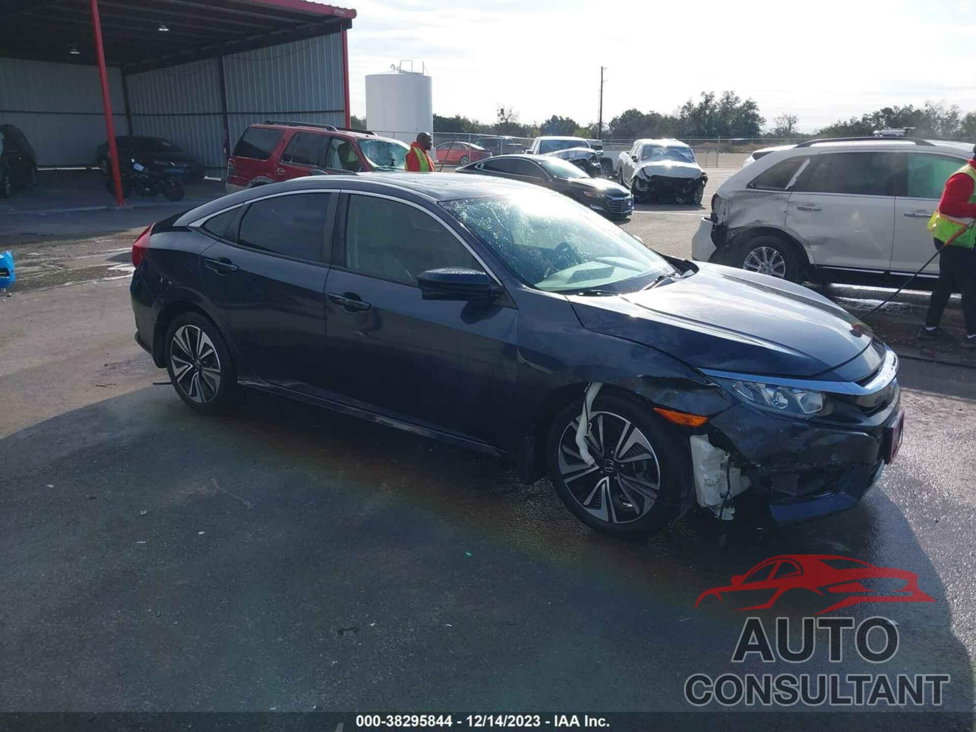 HONDA CIVIC 2018 - JHMFC1F36JX016588