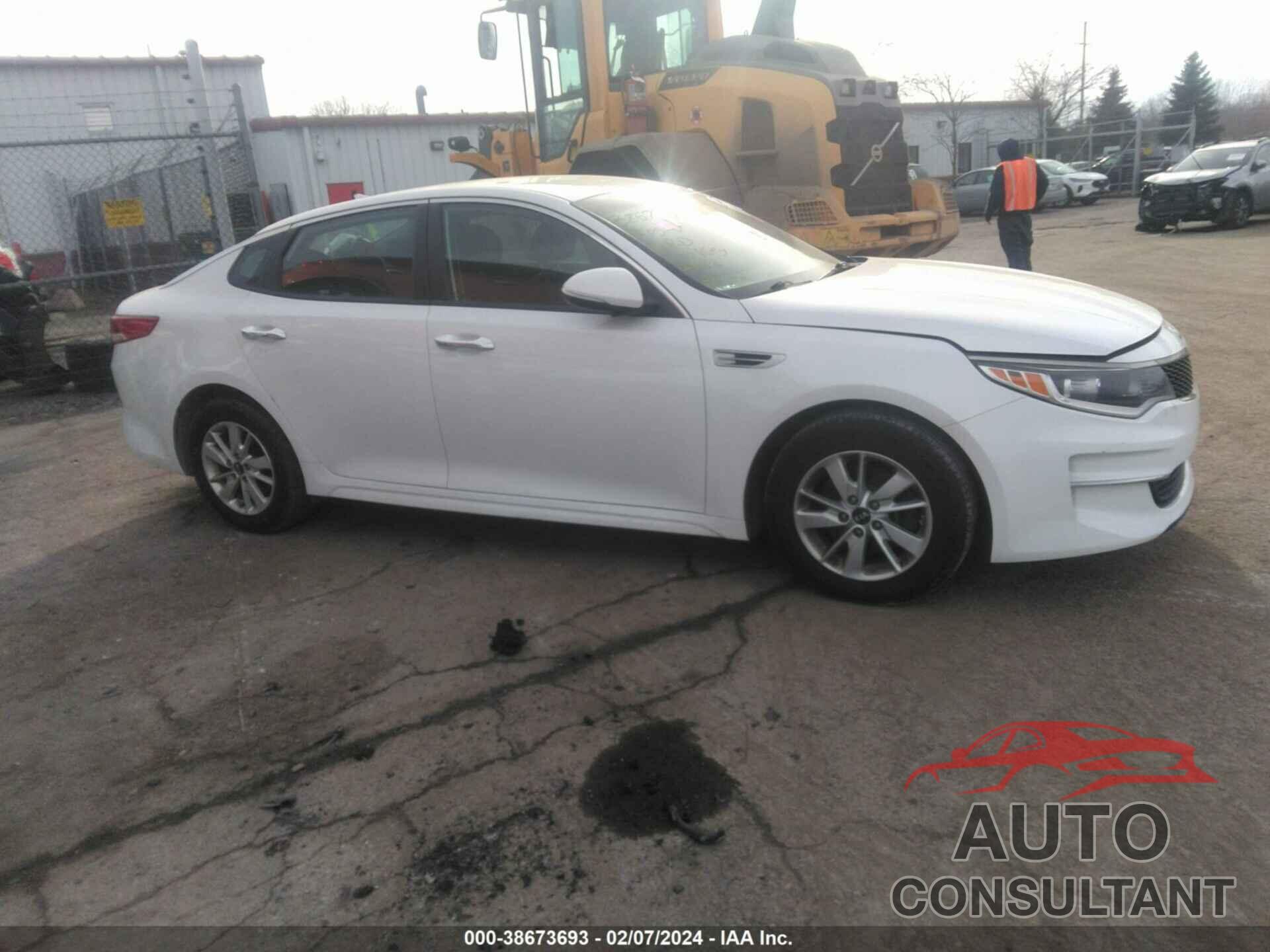 KIA OPTIMA 2018 - 5XXGT4L38JG225771