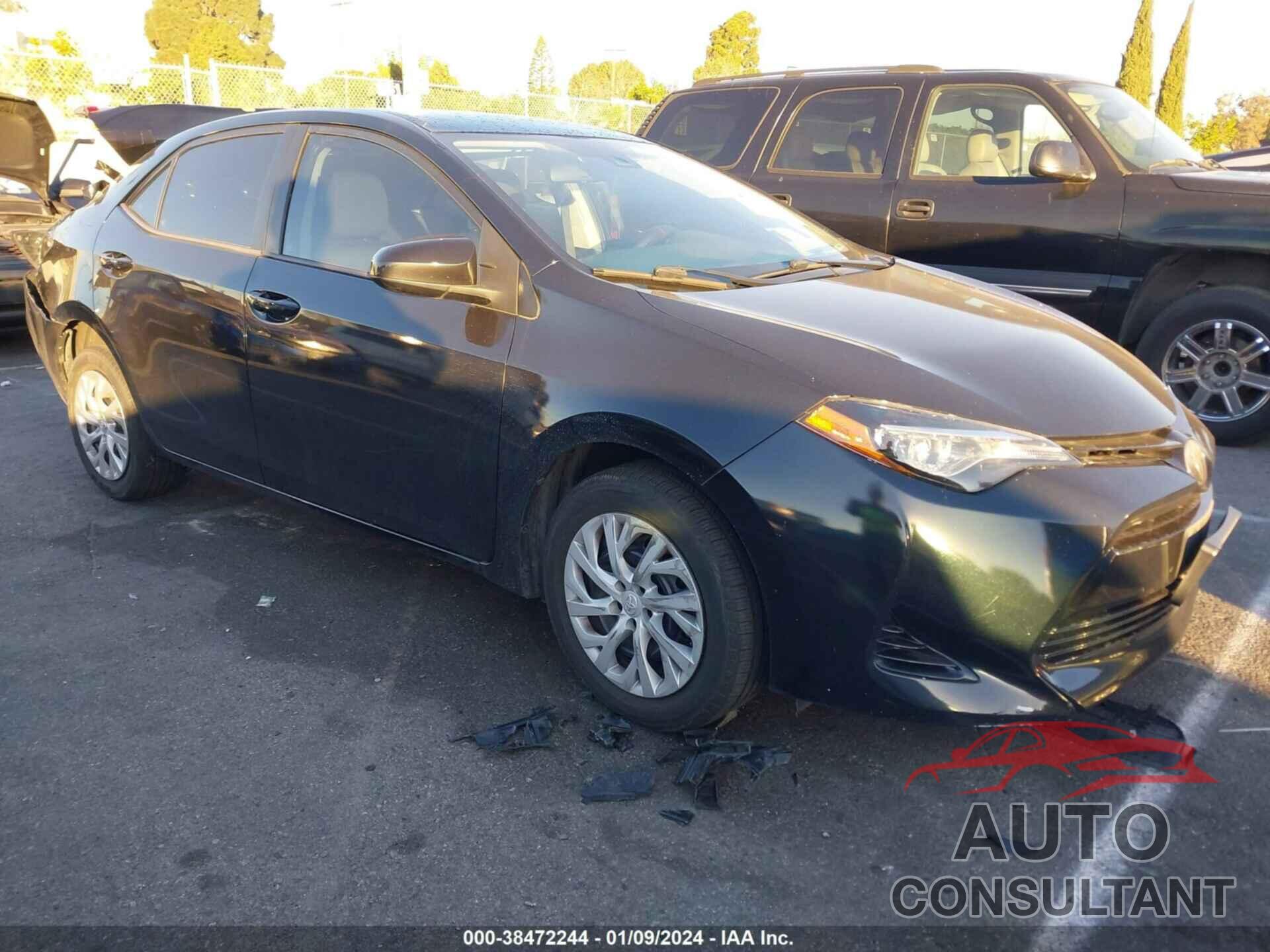 TOYOTA COROLLA 2018 - 5YFBURHE8JP815135