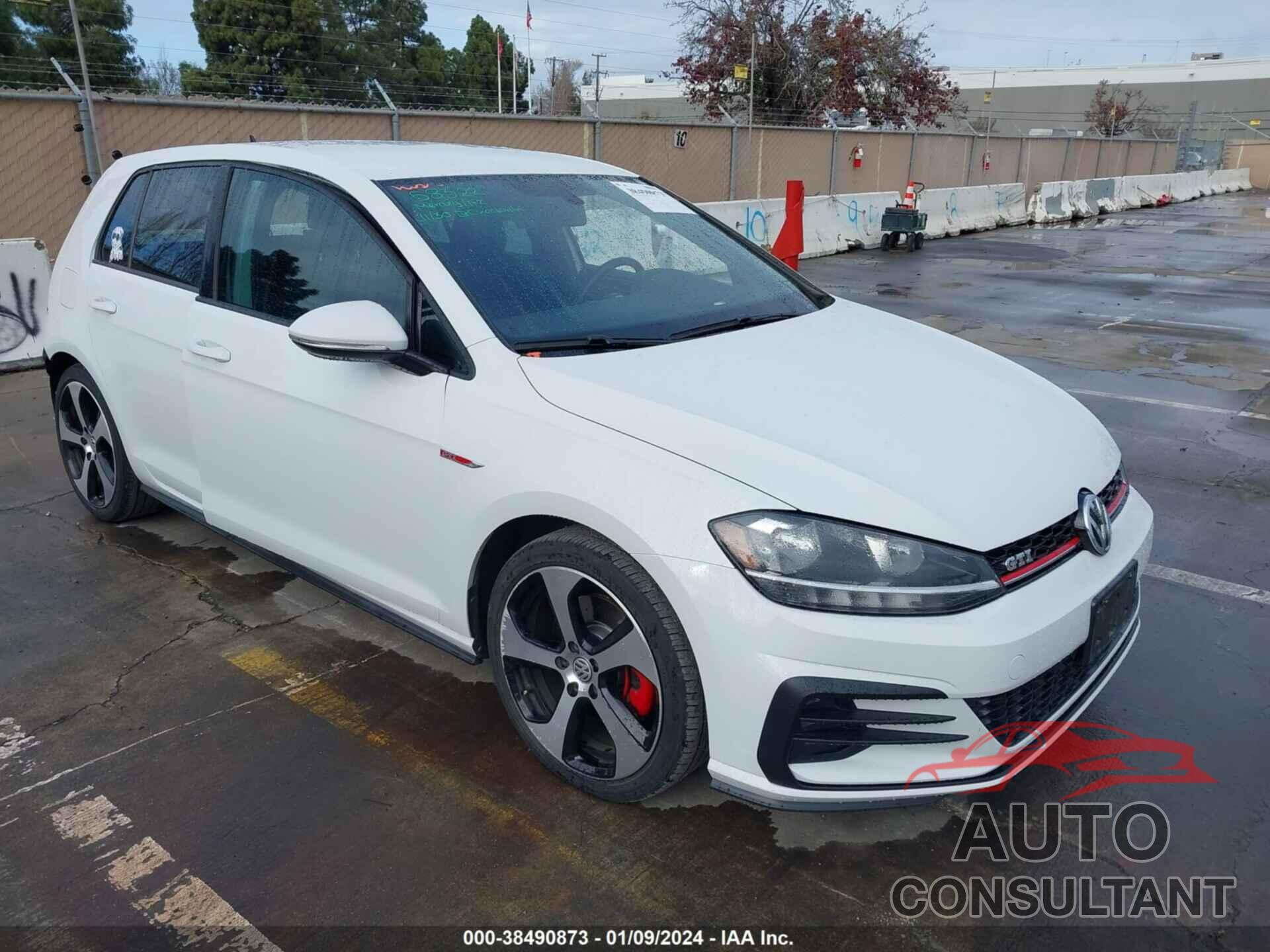 VOLKSWAGEN GOLF GTI 2018 - 3VW447AU6JM277523