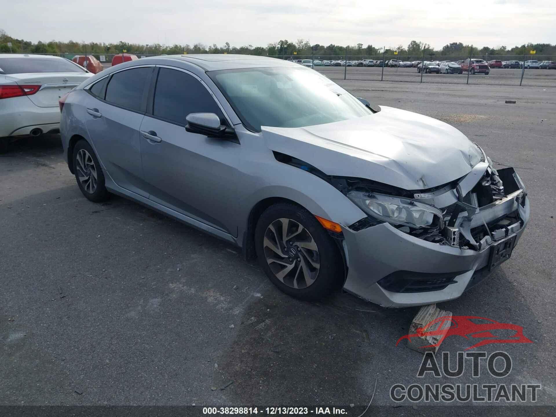 HONDA CIVIC 2018 - 2HGFC2F76JH585974