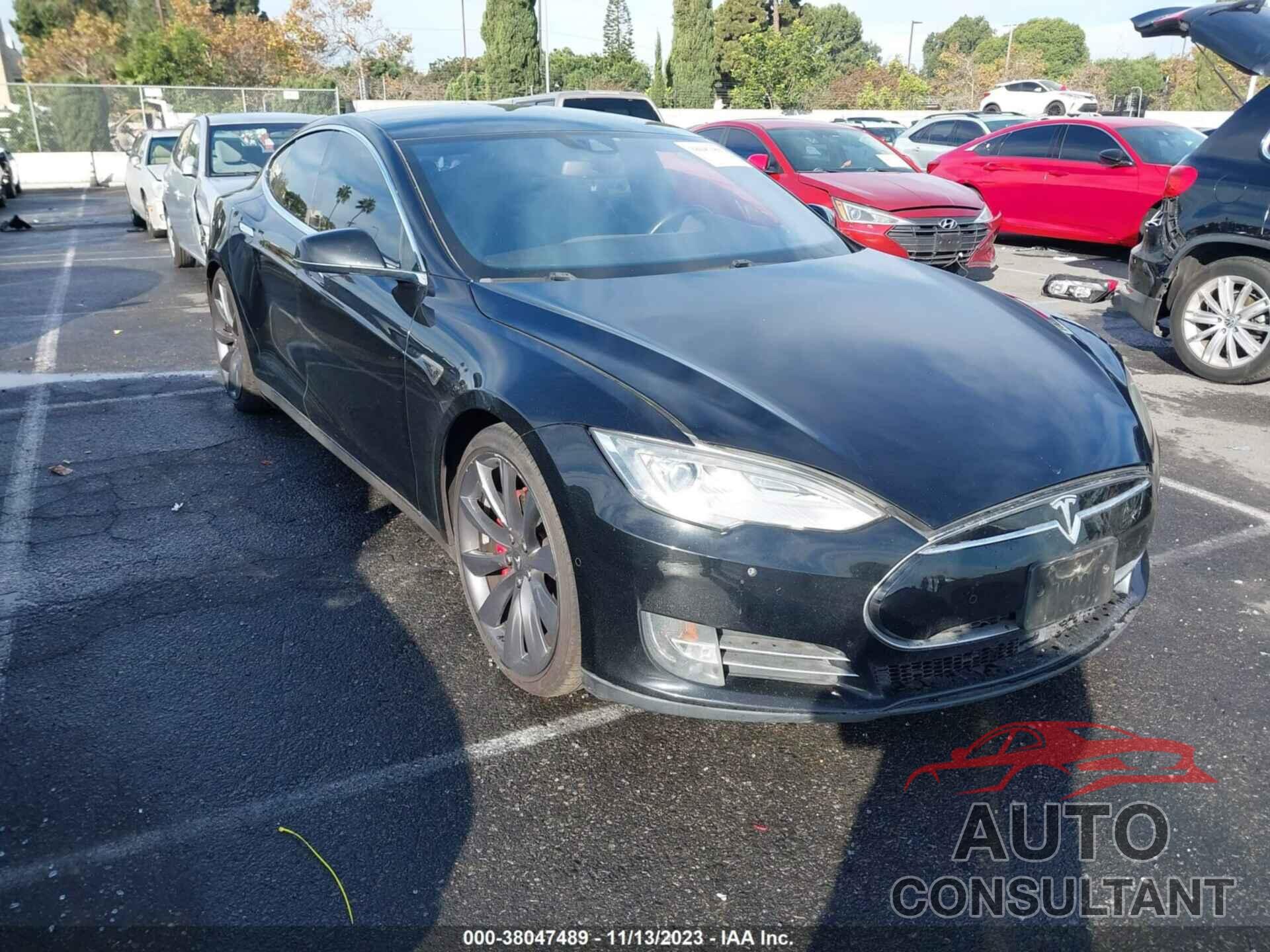 TESLA MODEL S 2015 - 5YJSA1E48FF113180