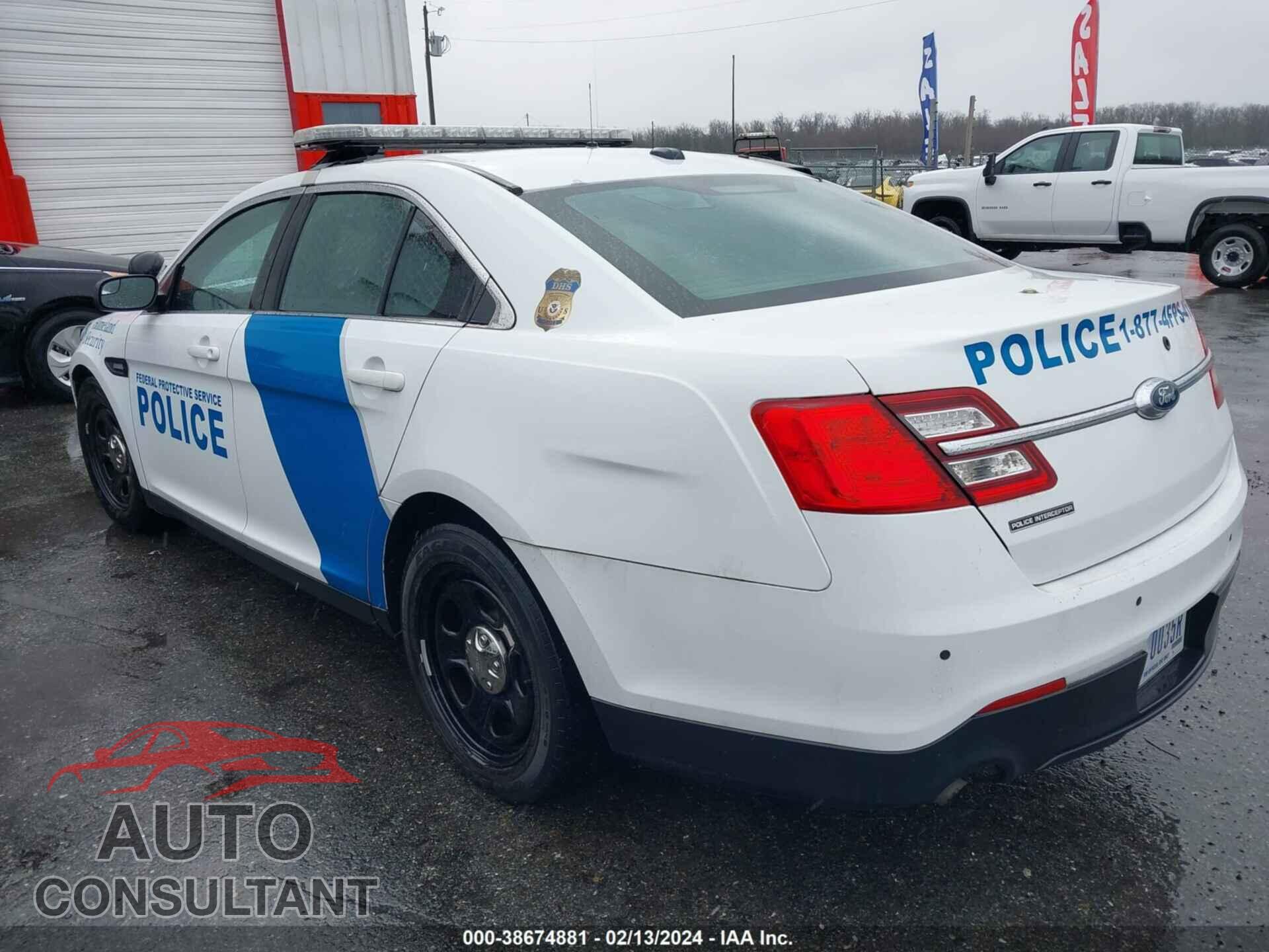 FORD TAURUS 2017 - 1FAHP2L86HG109230