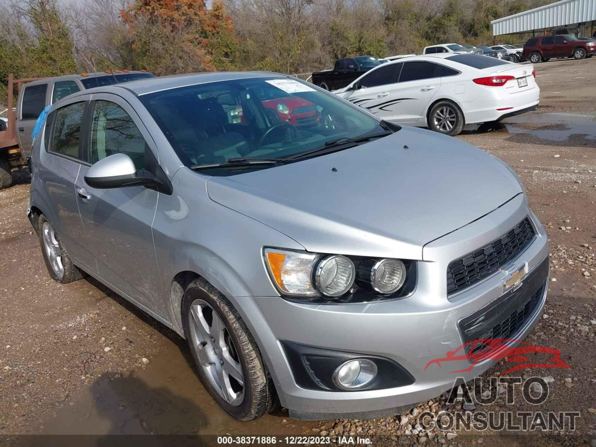 CHEVROLET SONIC 2015 - 1G1JE6SBXF4125153