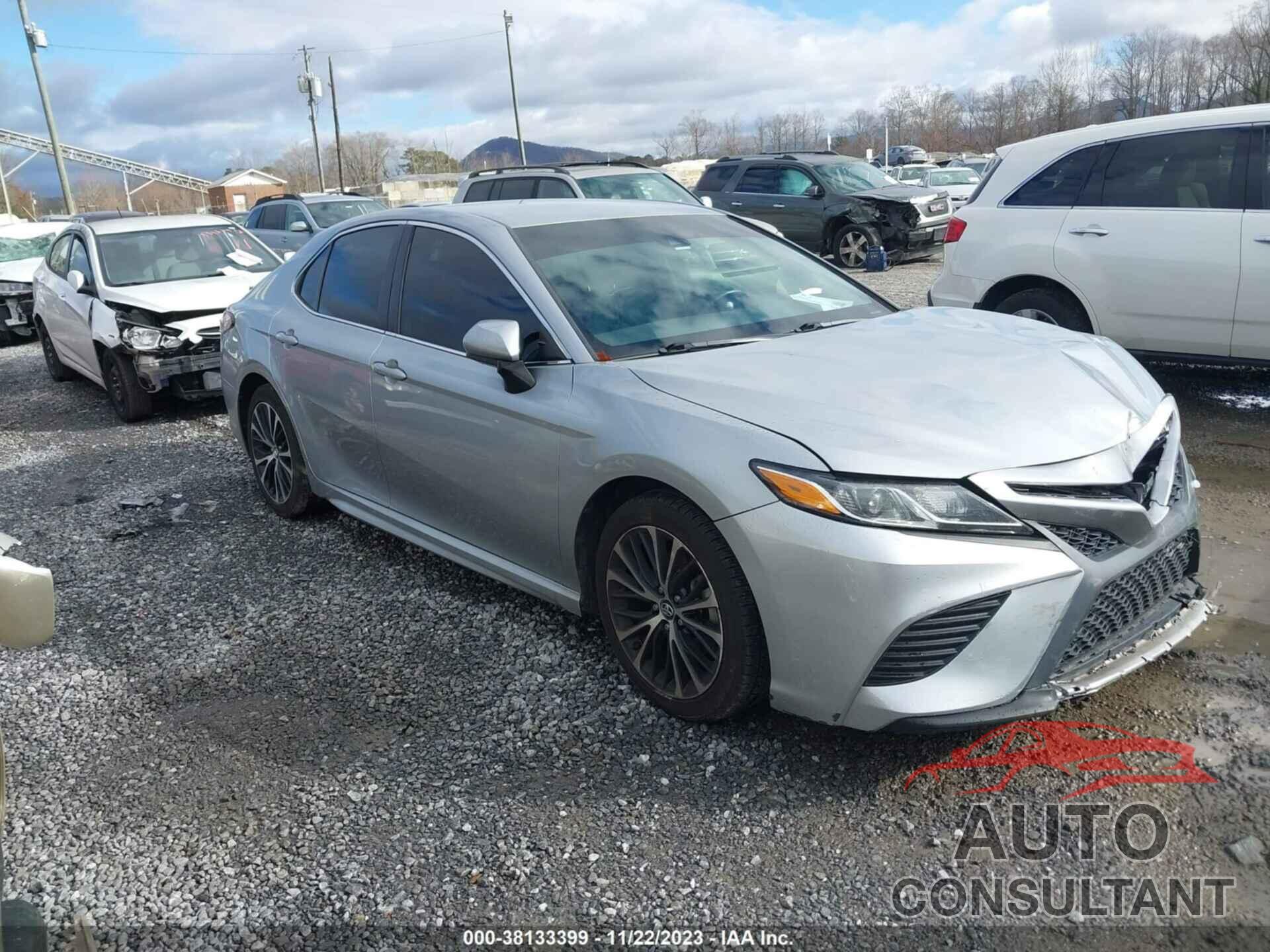 TOYOTA CAMRY 2018 - 4T1B11HKXJU635461