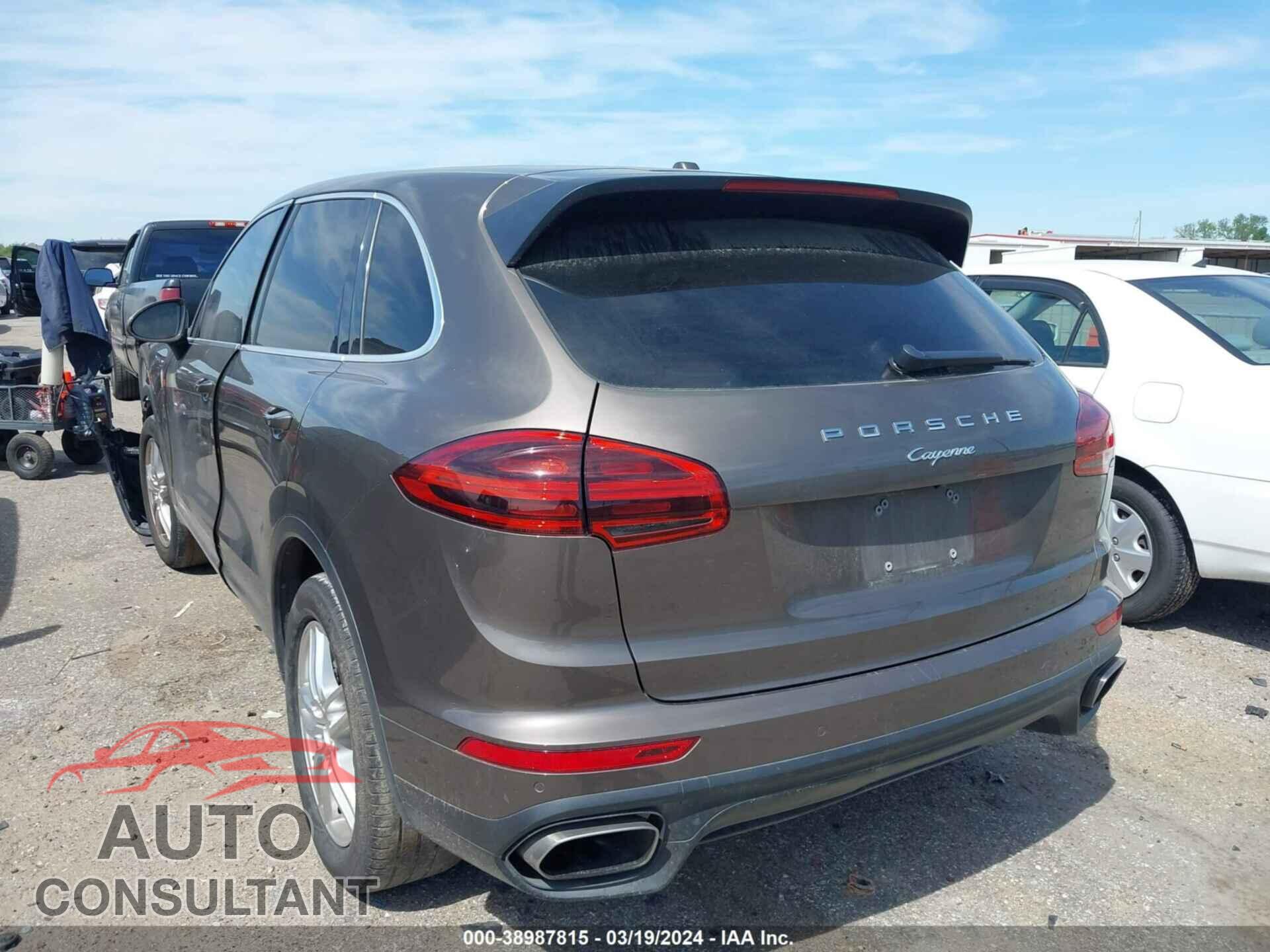 PORSCHE CAYENNE 2016 - WP1AA2A22GLA05561