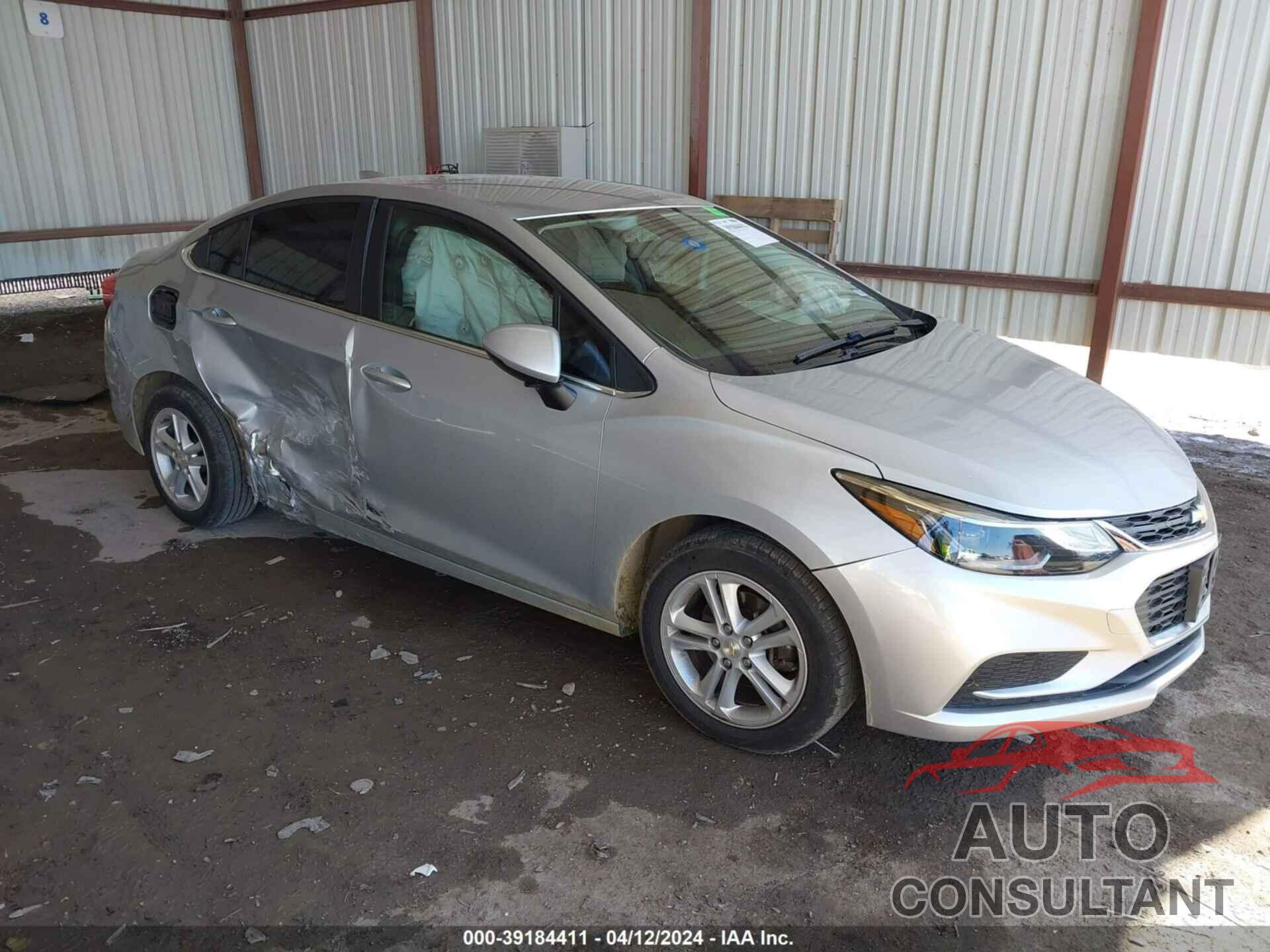 CHEVROLET CRUZE 2018 - 1G1BE5SM1J7181702