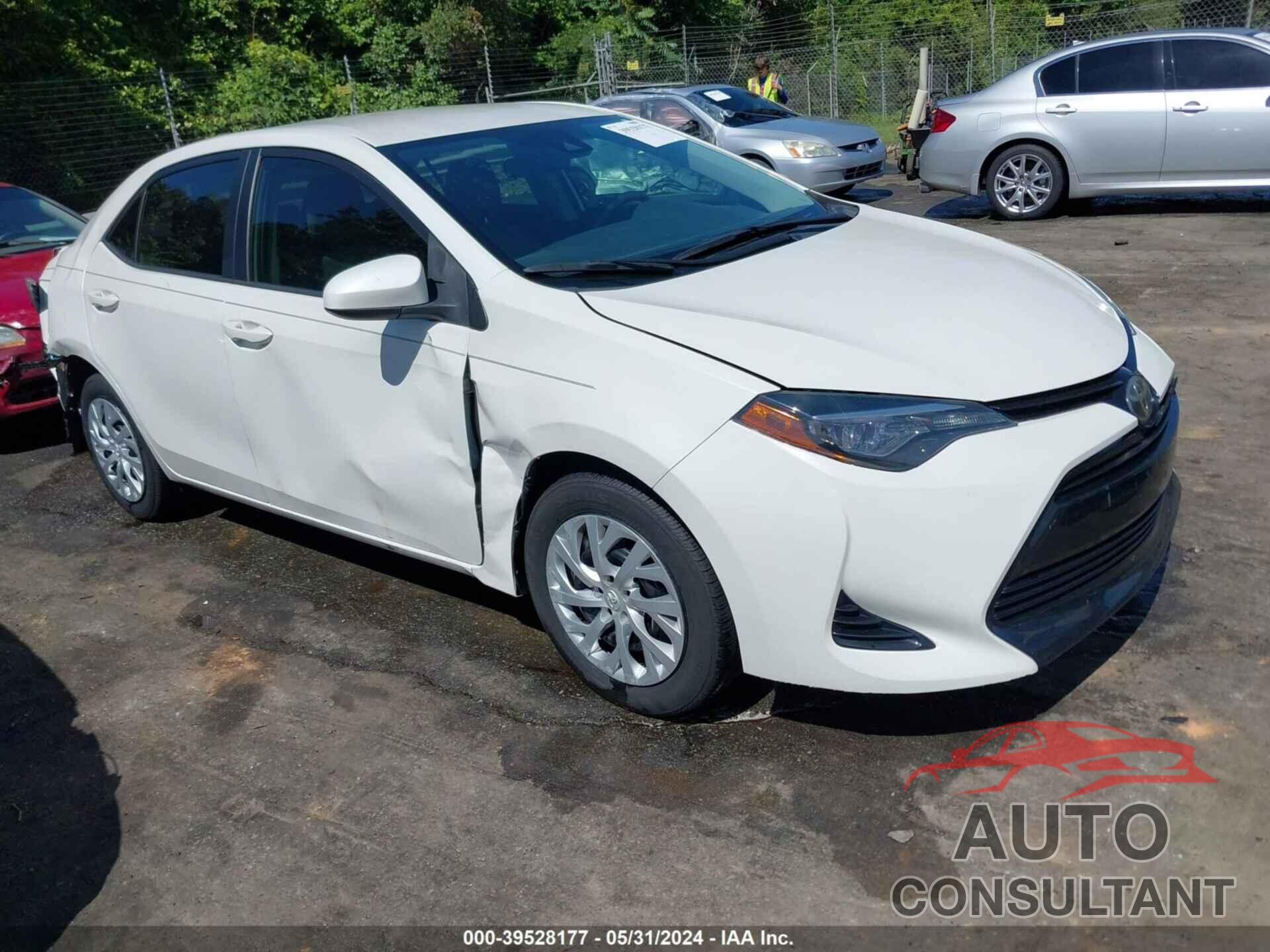 TOYOTA COROLLA 2018 - 5YFBURHE0JP765394
