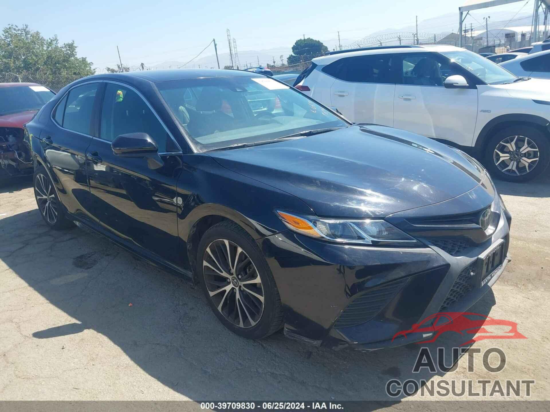 TOYOTA CAMRY 2018 - 4T1B11HK0JU598968