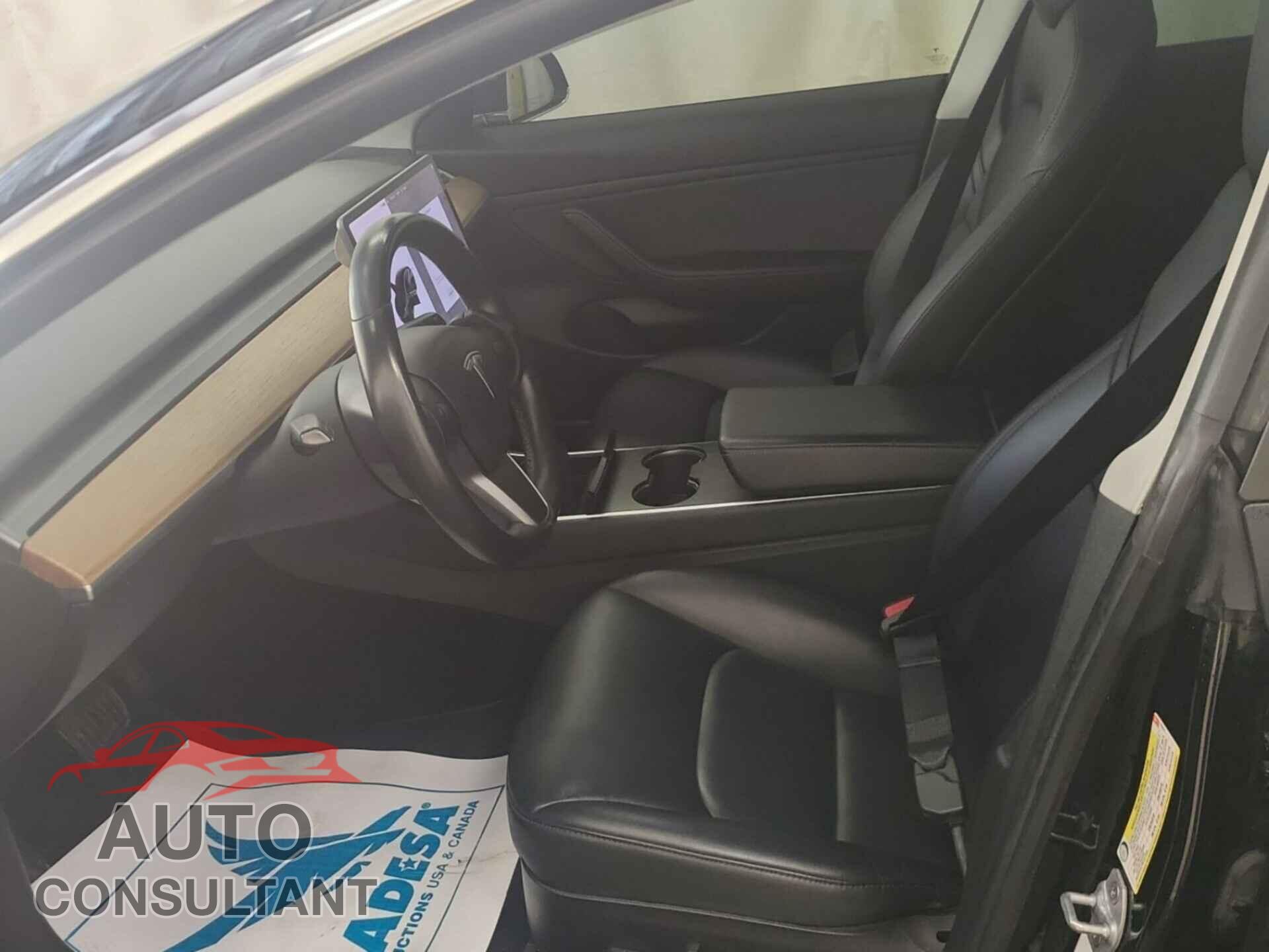 TESLA MODEL 3 2019 - 5YJ3E1EB5KF197041