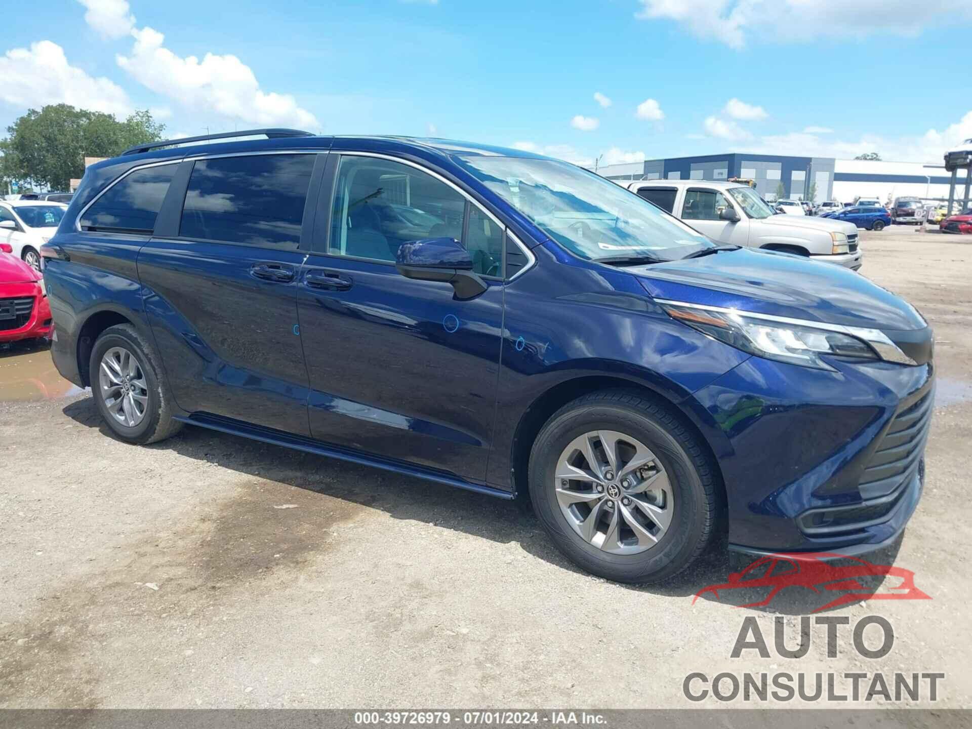 TOYOTA SIENNA 2022 - 5TDKRKEC1NS114459