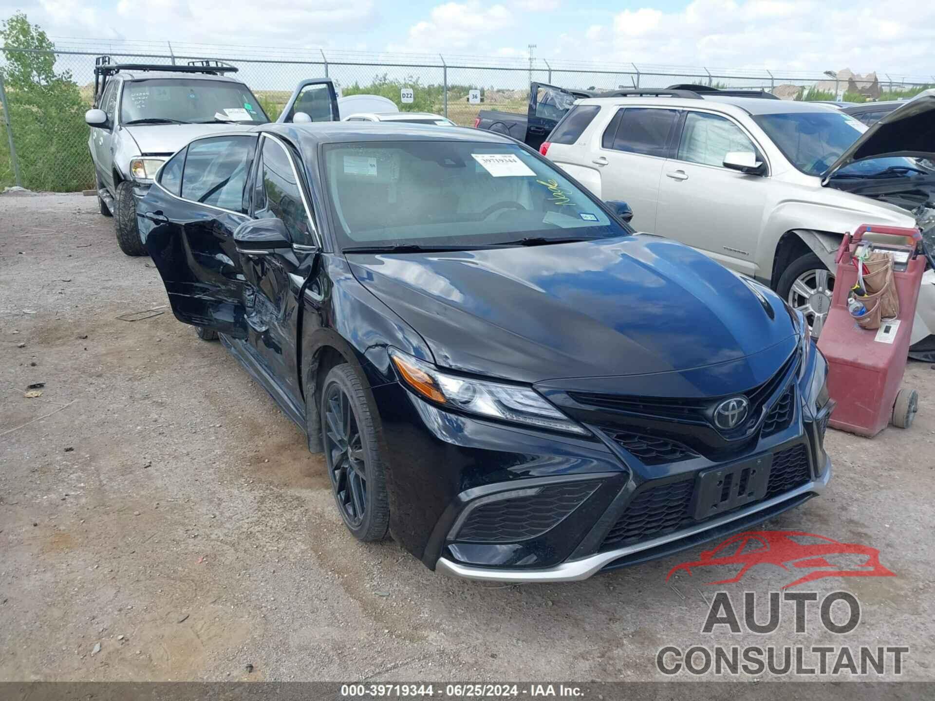 TOYOTA CAMRY 2023 - 4T1K61AK1PU831194