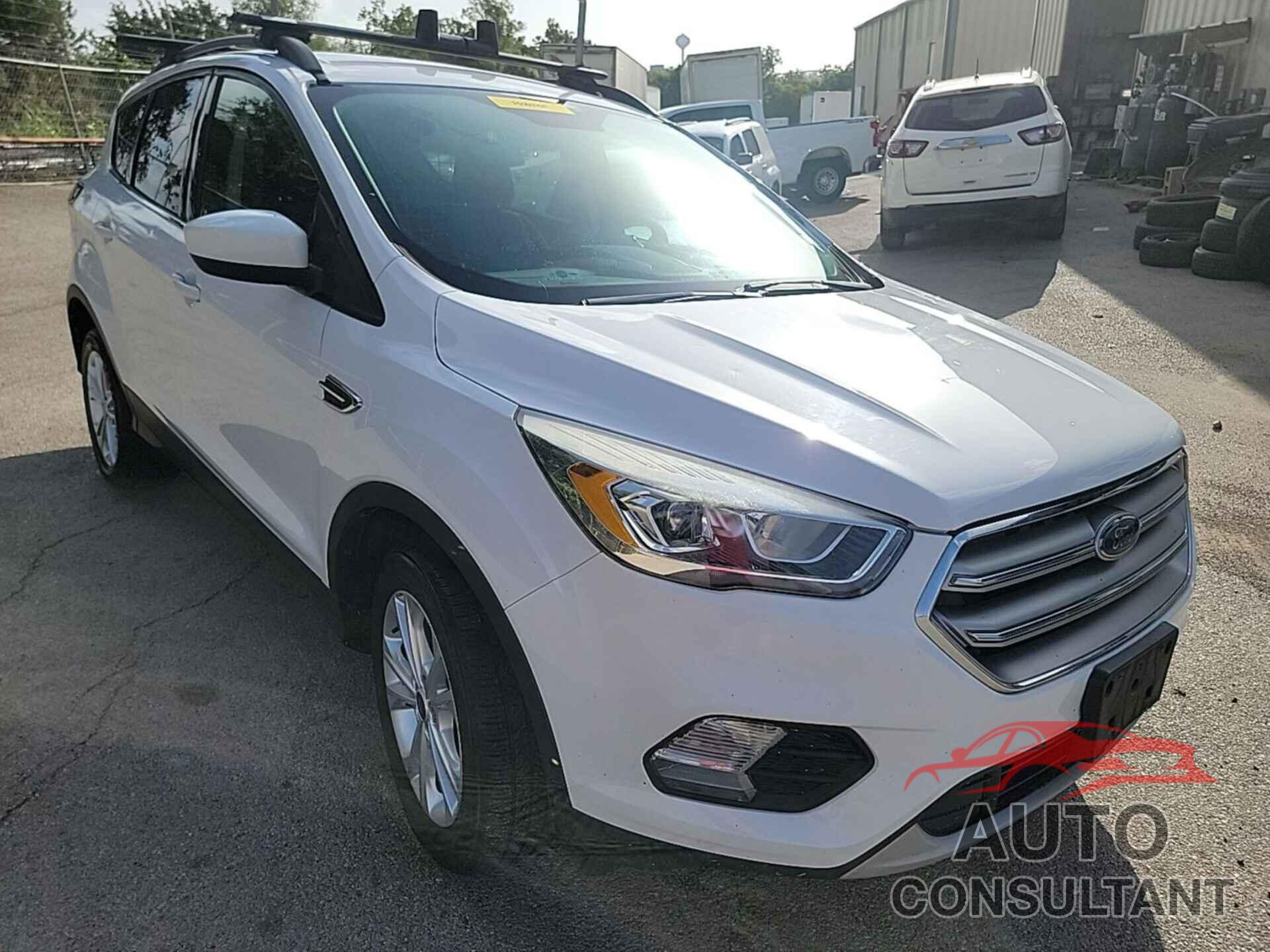 FORD ESCAPE 2017 - 1FMCU0GD8HUE56290