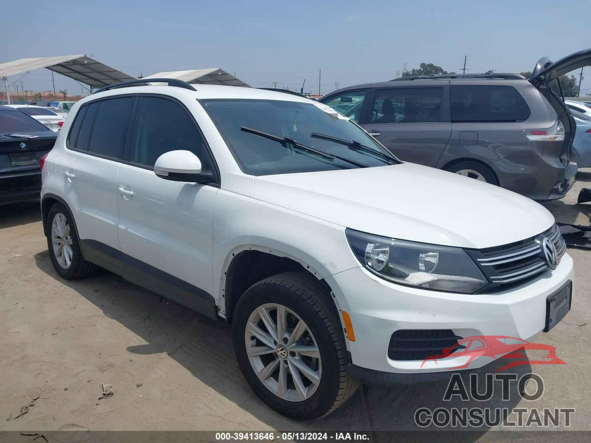 VOLKSWAGEN TIGUAN 2017 - WVGAV7AX2HK054812