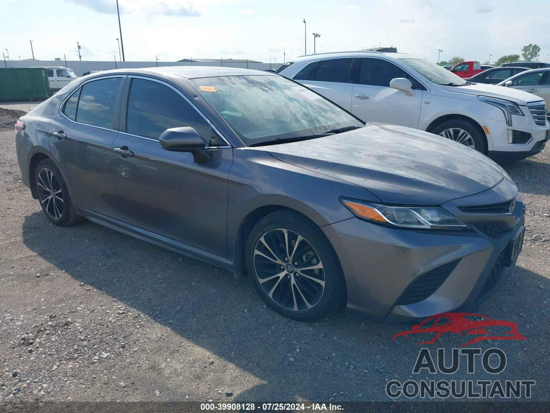 TOYOTA CAMRY 2018 - 4T1B11HK9JU510662