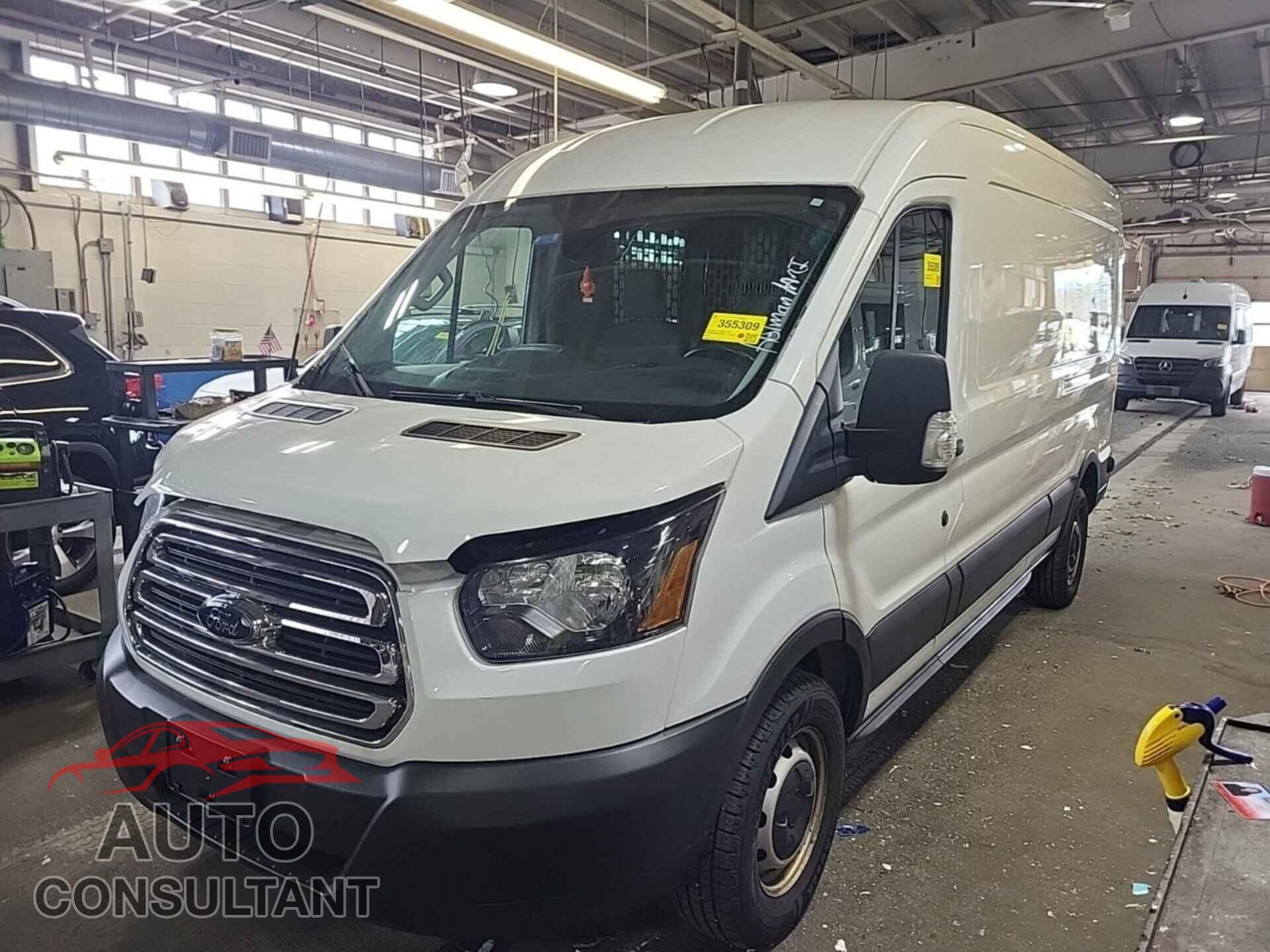 FORD TRANSIT 2019 - 1FTYR2CM3KKB13063