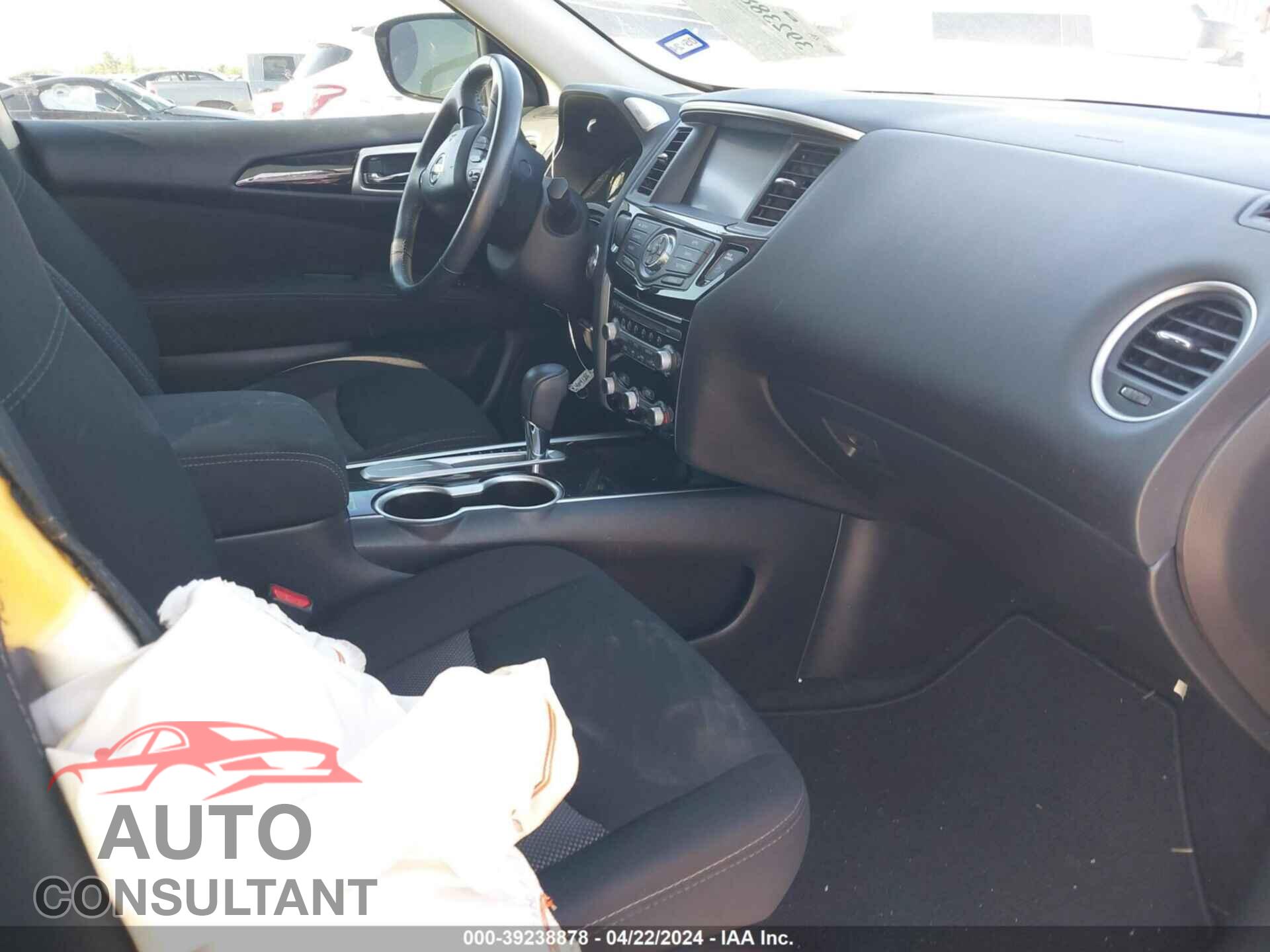 NISSAN PATHFINDER 2017 - 5N1DR2MN1HC601609