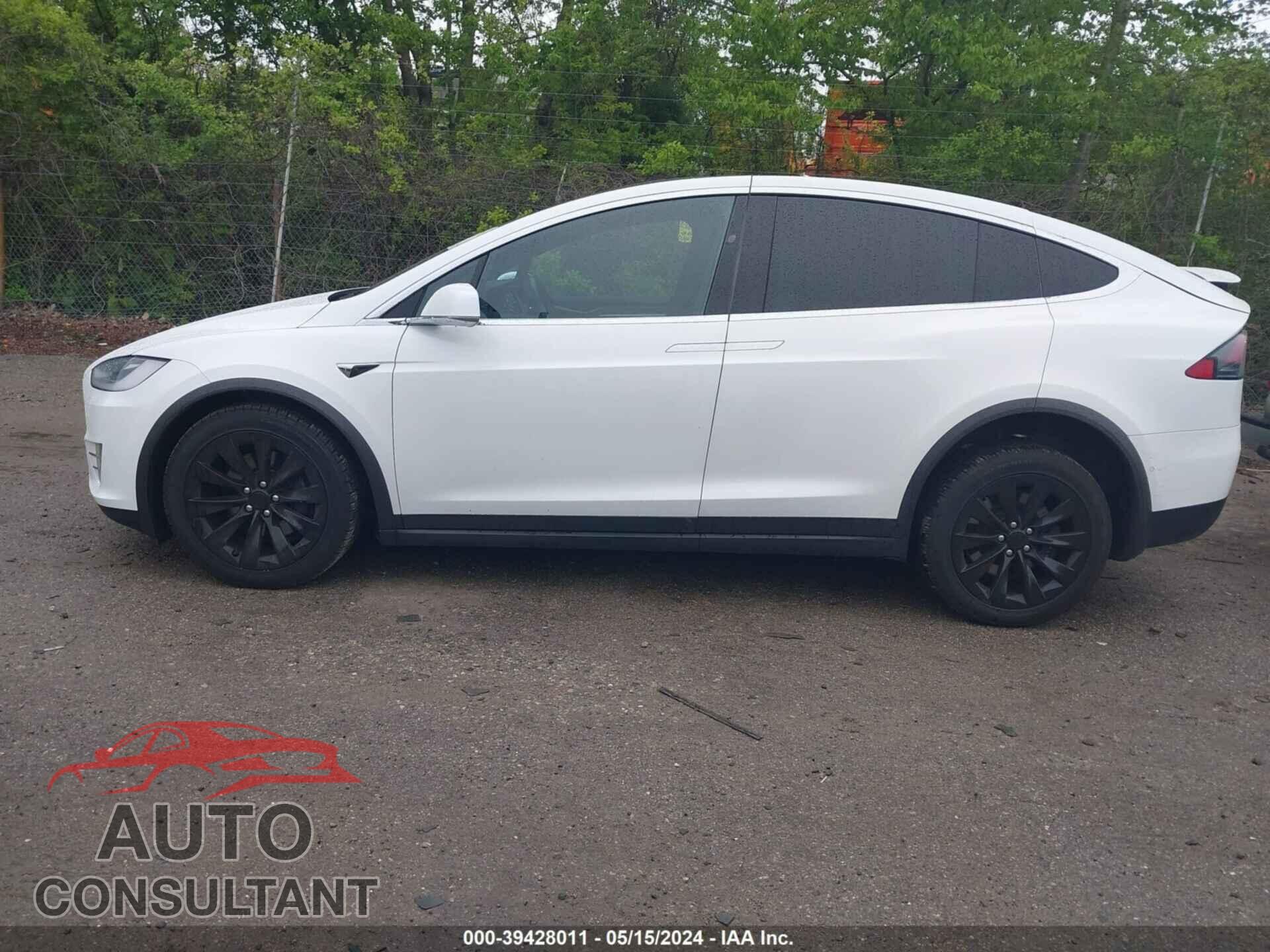 TESLA MODEL X 2018 - 5YJXCBE25JF103638