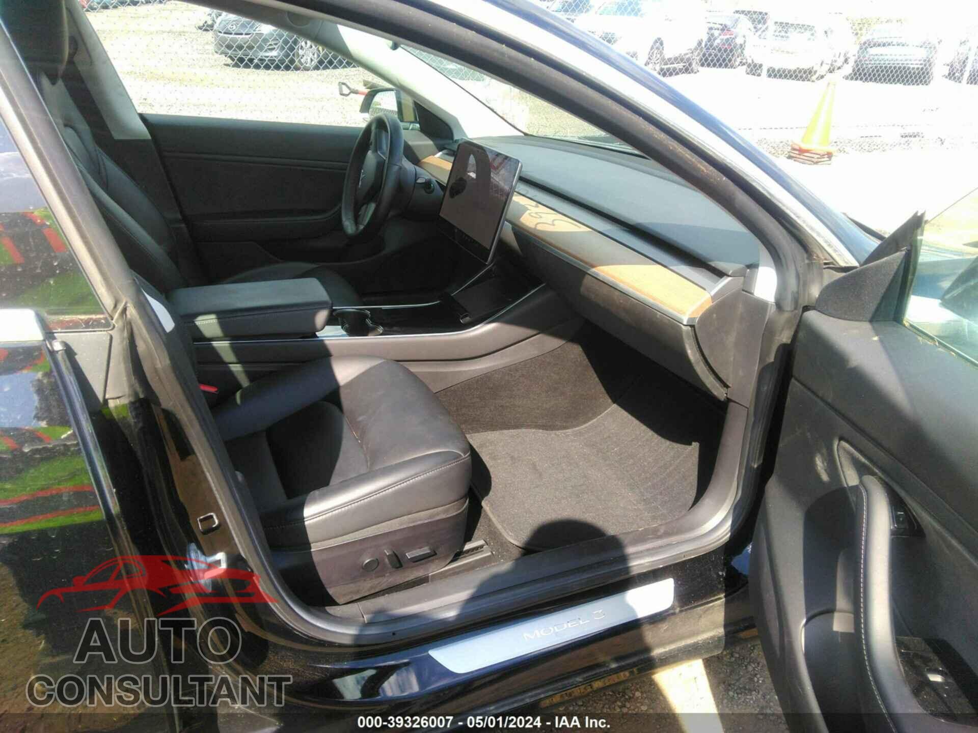 TESLA MODEL 3 2019 - 5YJ3E1EB0KF388737