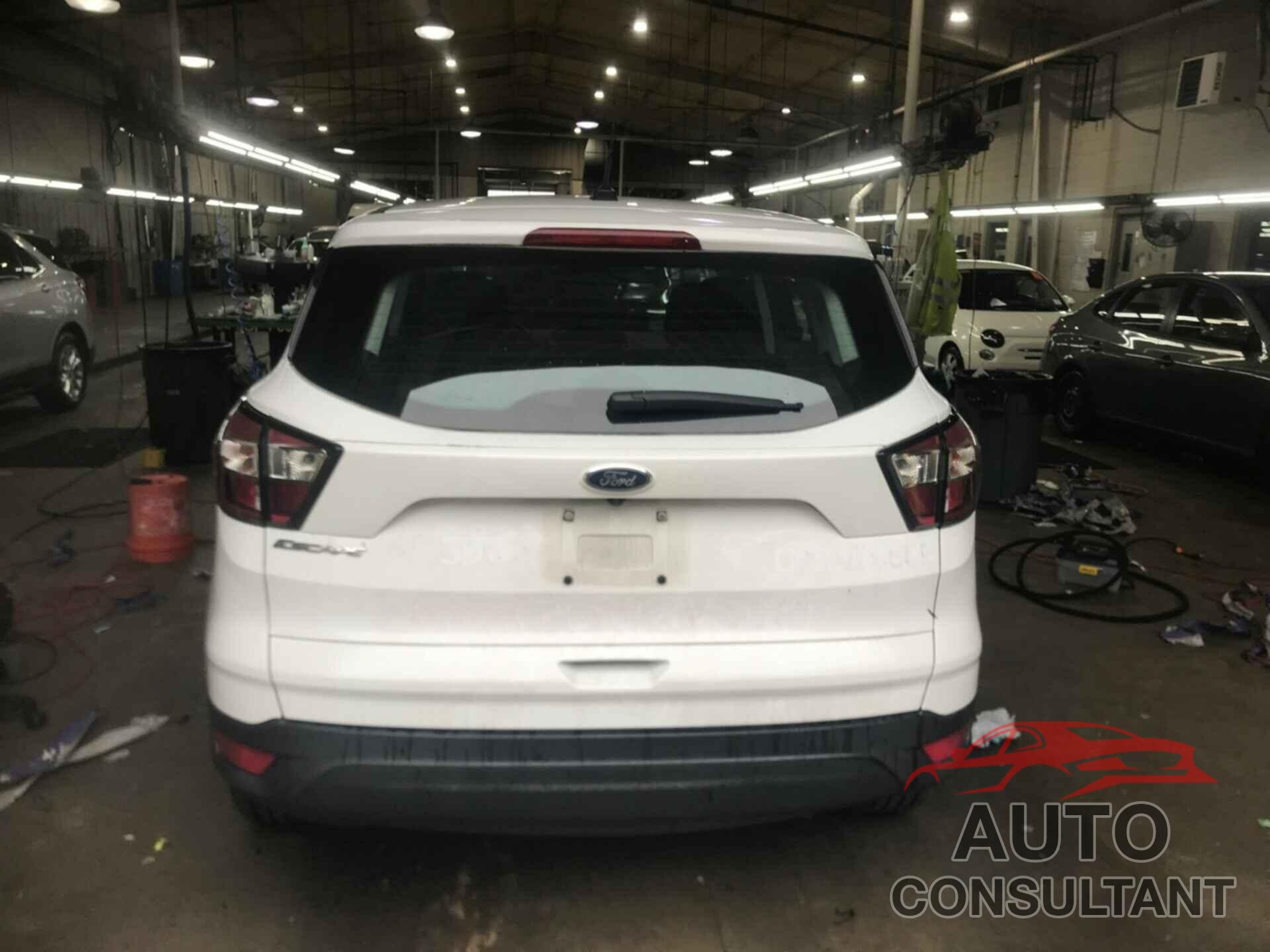 FORD ESCAPE 2018 - 1FMCU0F7XJUB16818