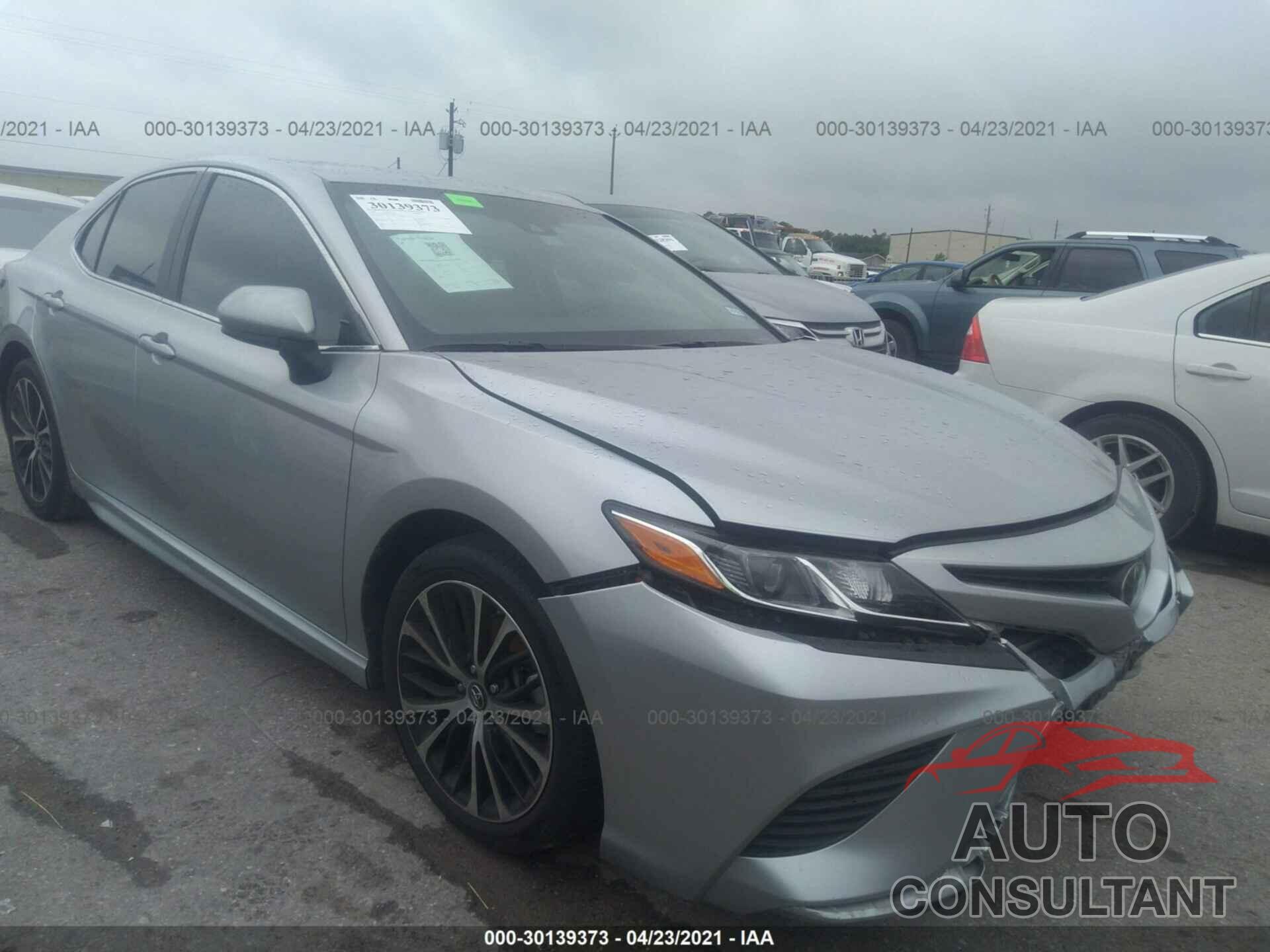 TOYOTA CAMRY 2018 - 4T1B11HK9JU035837