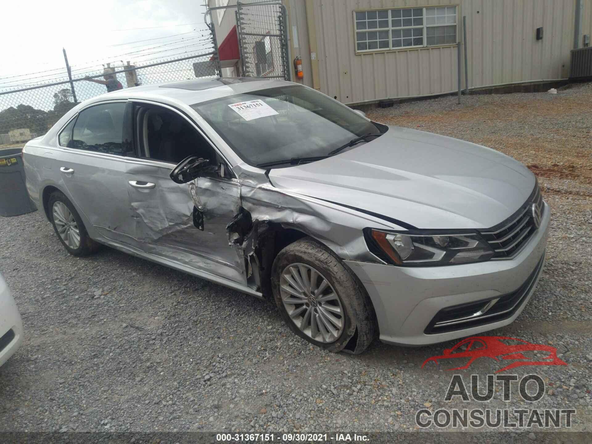 VOLKSWAGEN PASSAT 2017 - 1VWBT7A30HC055444