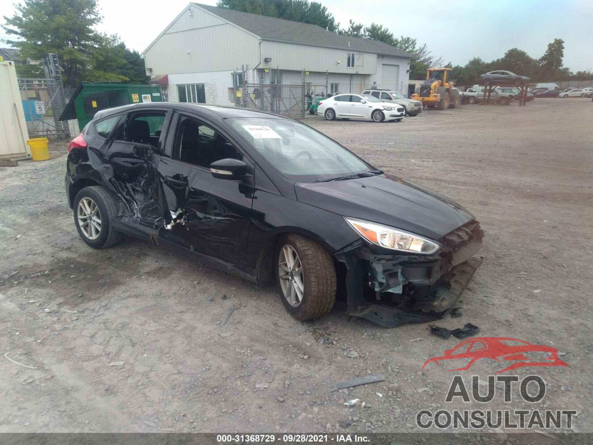 FORD FOCUS 2017 - 1FADP3K28HL233993