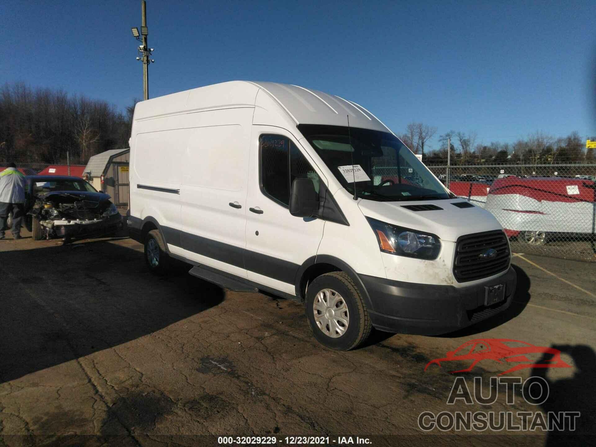 FORD TRANSIT VAN 2018 - 1FTYR2XM4JKA25230