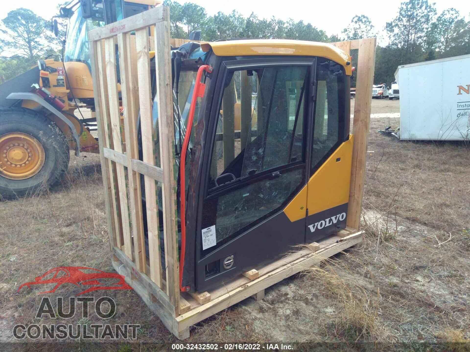 VOLVO **CAB ONLY** 2020 - VCEC200EA00314449