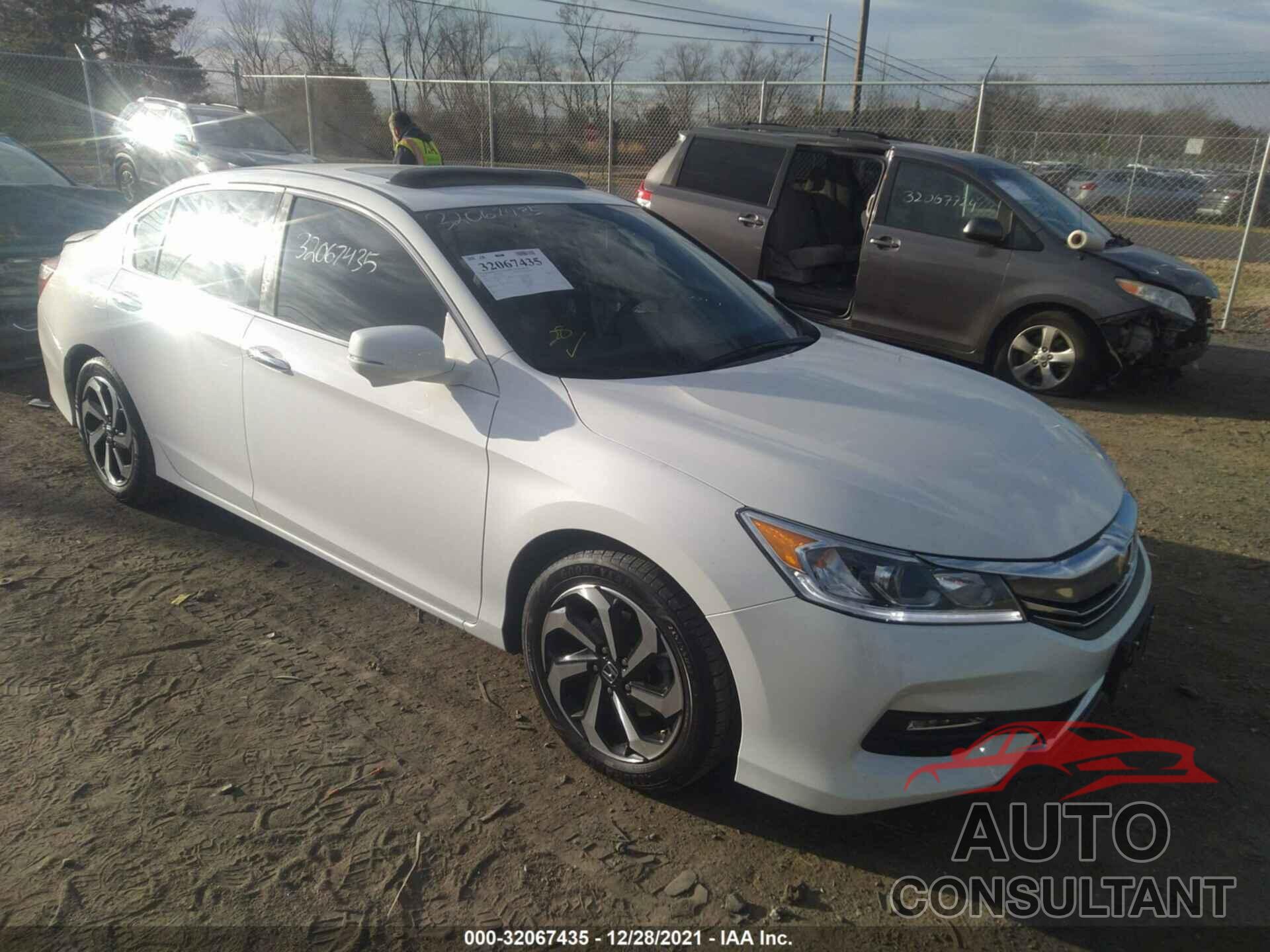 HONDA ACCORD SEDAN 2016 - 1HGCR2F83GA058234
