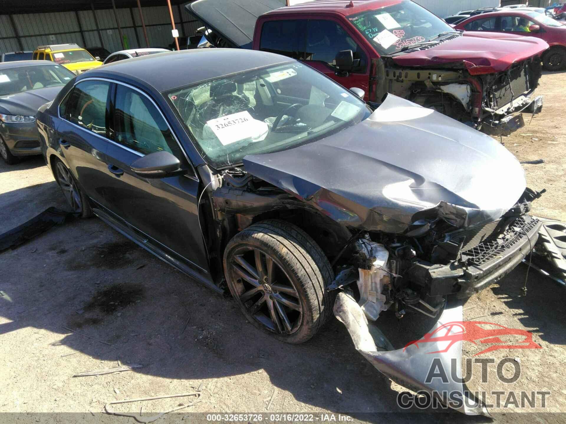 VOLKSWAGEN PASSAT 2016 - 1VWAT7A34GC041511