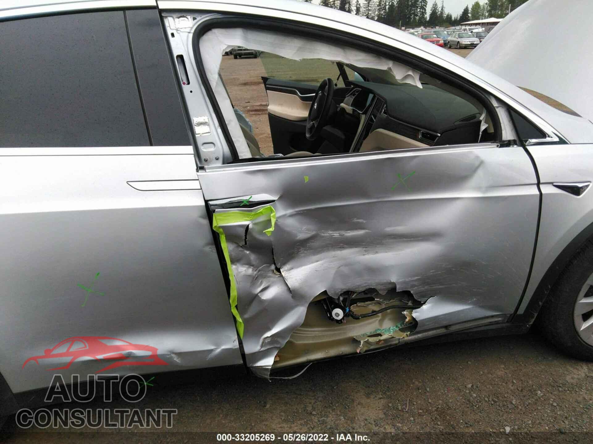 TESLA MODEL X 2017 - 5YJXCBE21HF076173