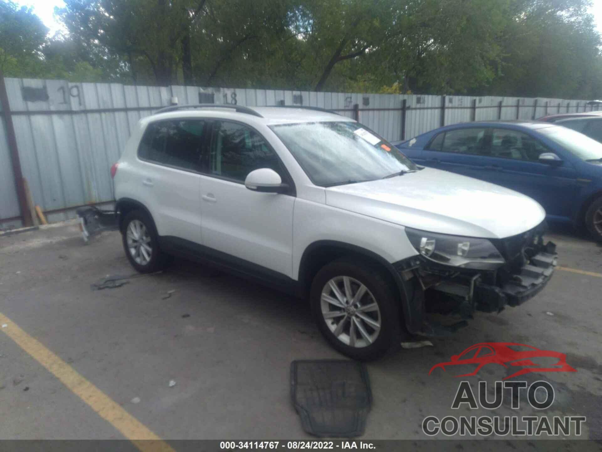 VOLKSWAGEN TIGUAN 2015 - WVGBV7AX0FW545289