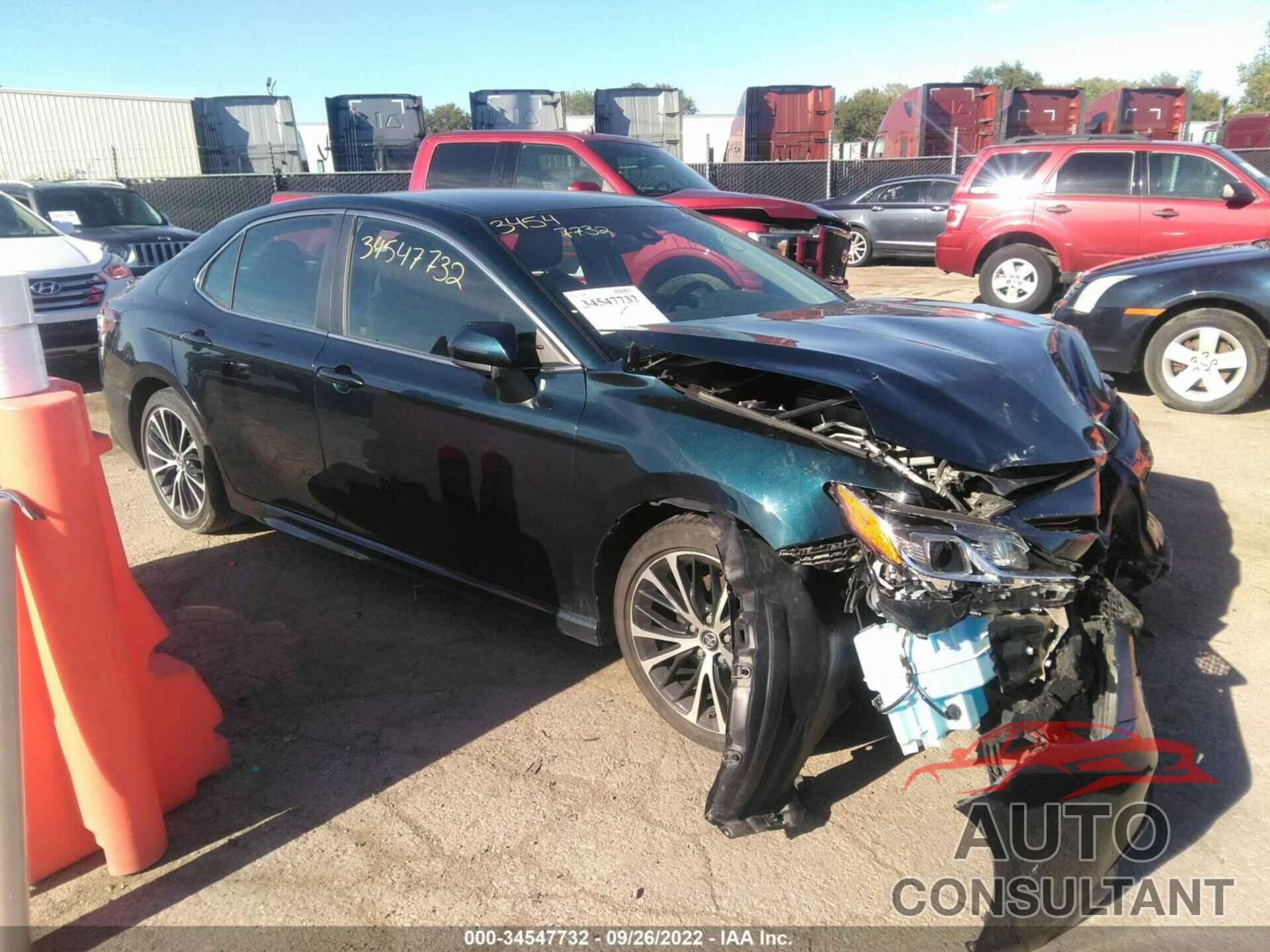 TOYOTA CAMRY 2018 - 4T1B11HK3JU567407