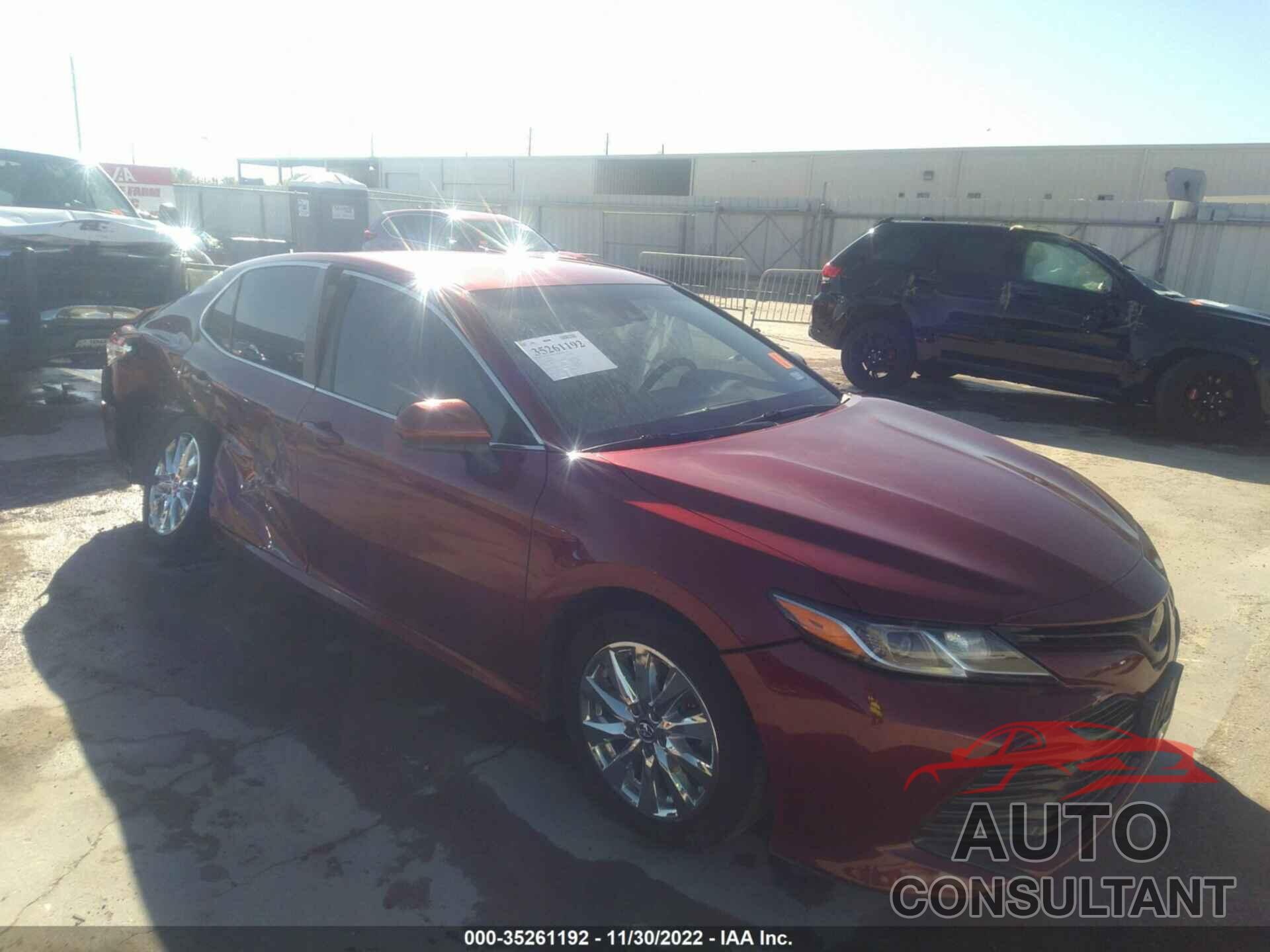 TOYOTA CAMRY 2018 - 4T1B11HK9JU570764