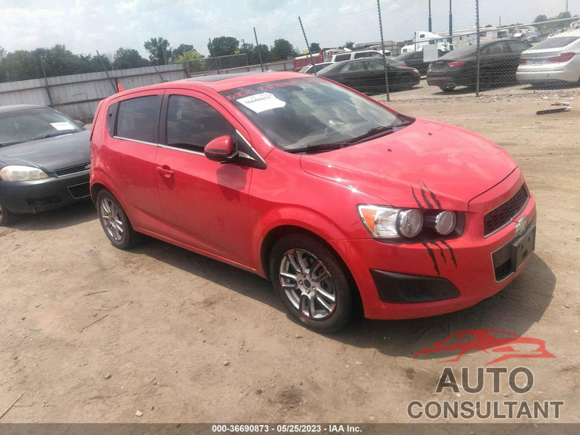 CHEVROLET SONIC 2015 - 1G1JC6SB6F4180687