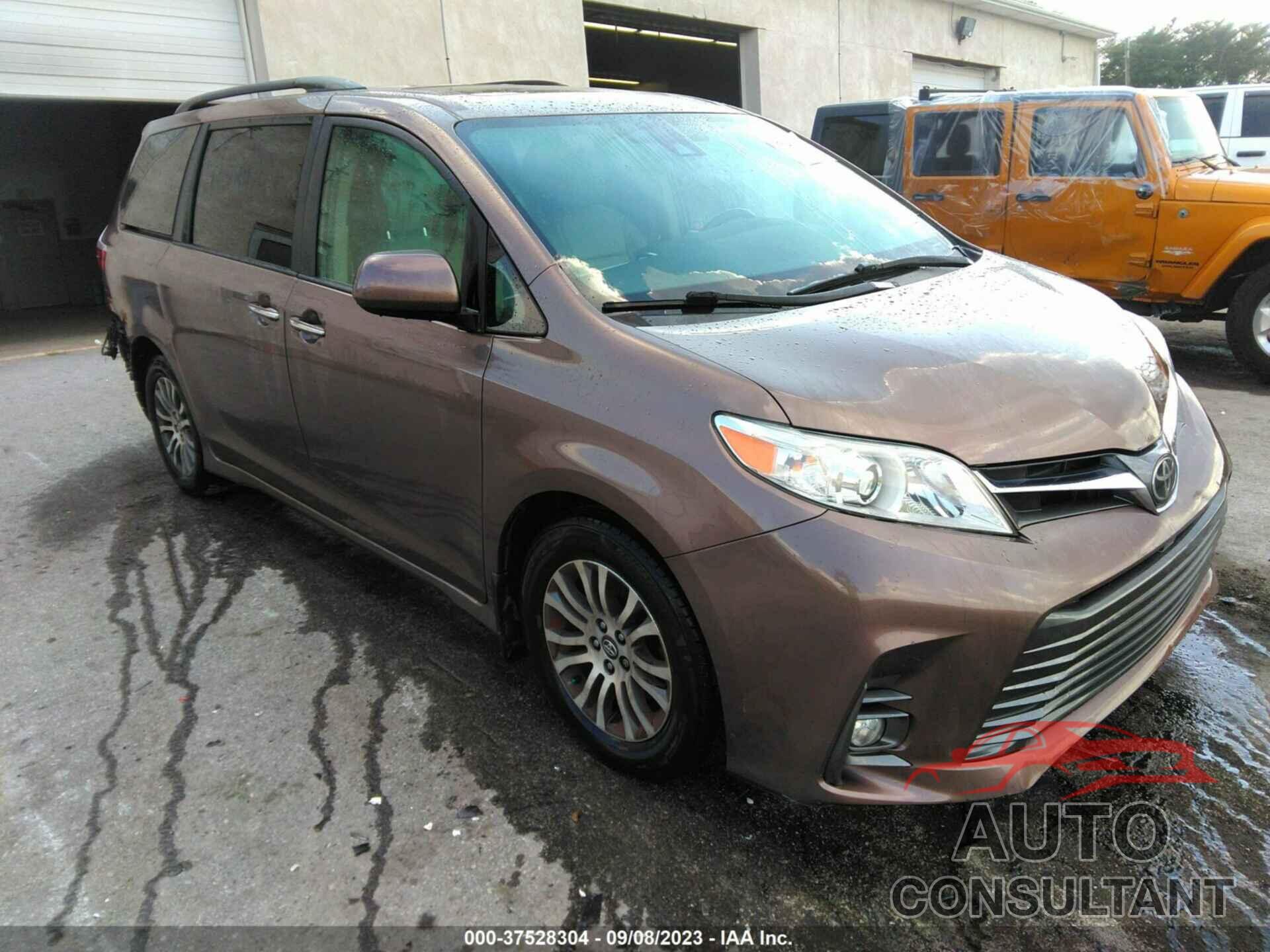 TOYOTA SIENNA 2018 - 5TDYZ3DCXJS908050