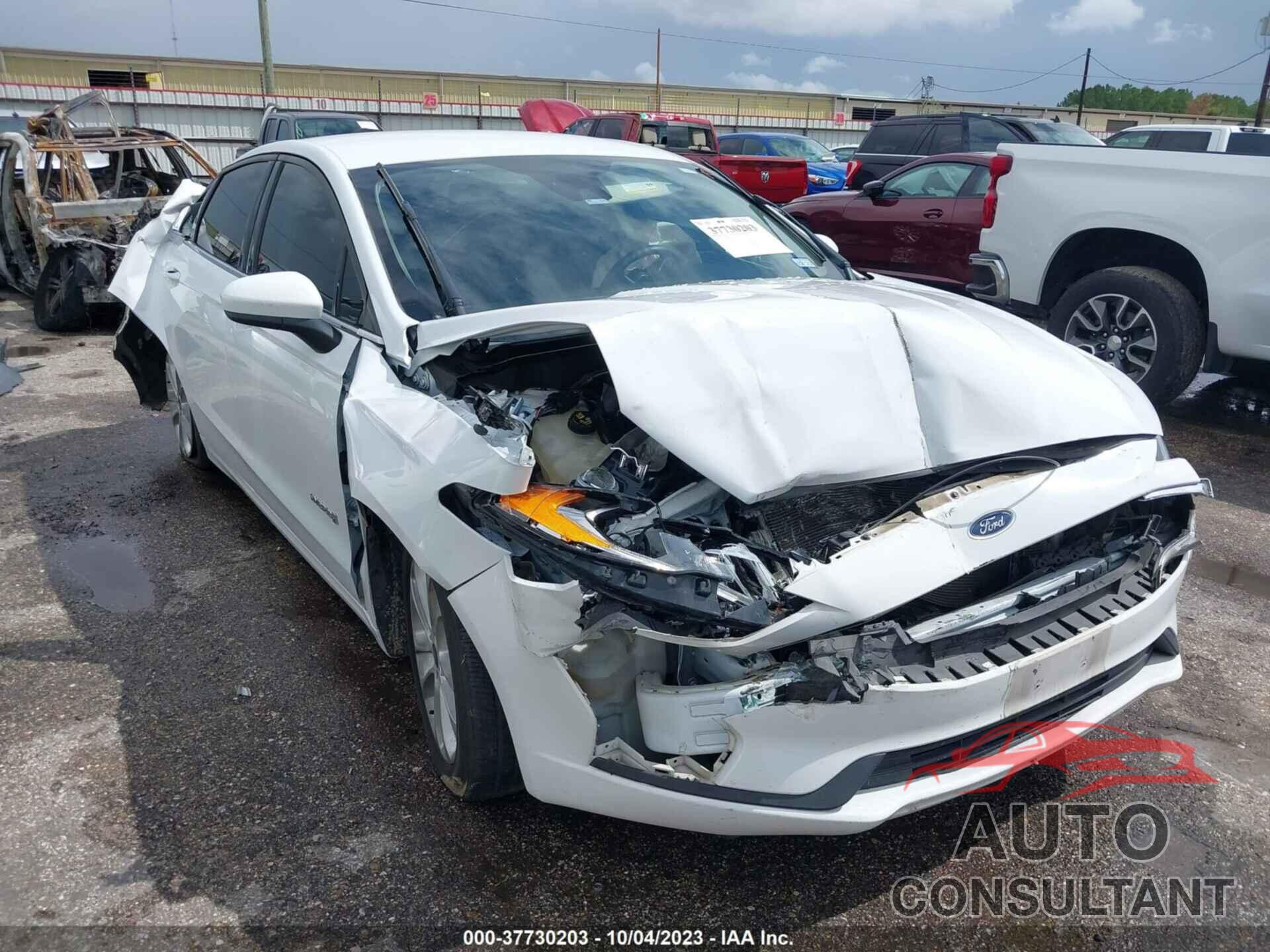 FORD FUSION HYBRID 2019 - 3FA6P0LU9KR185422