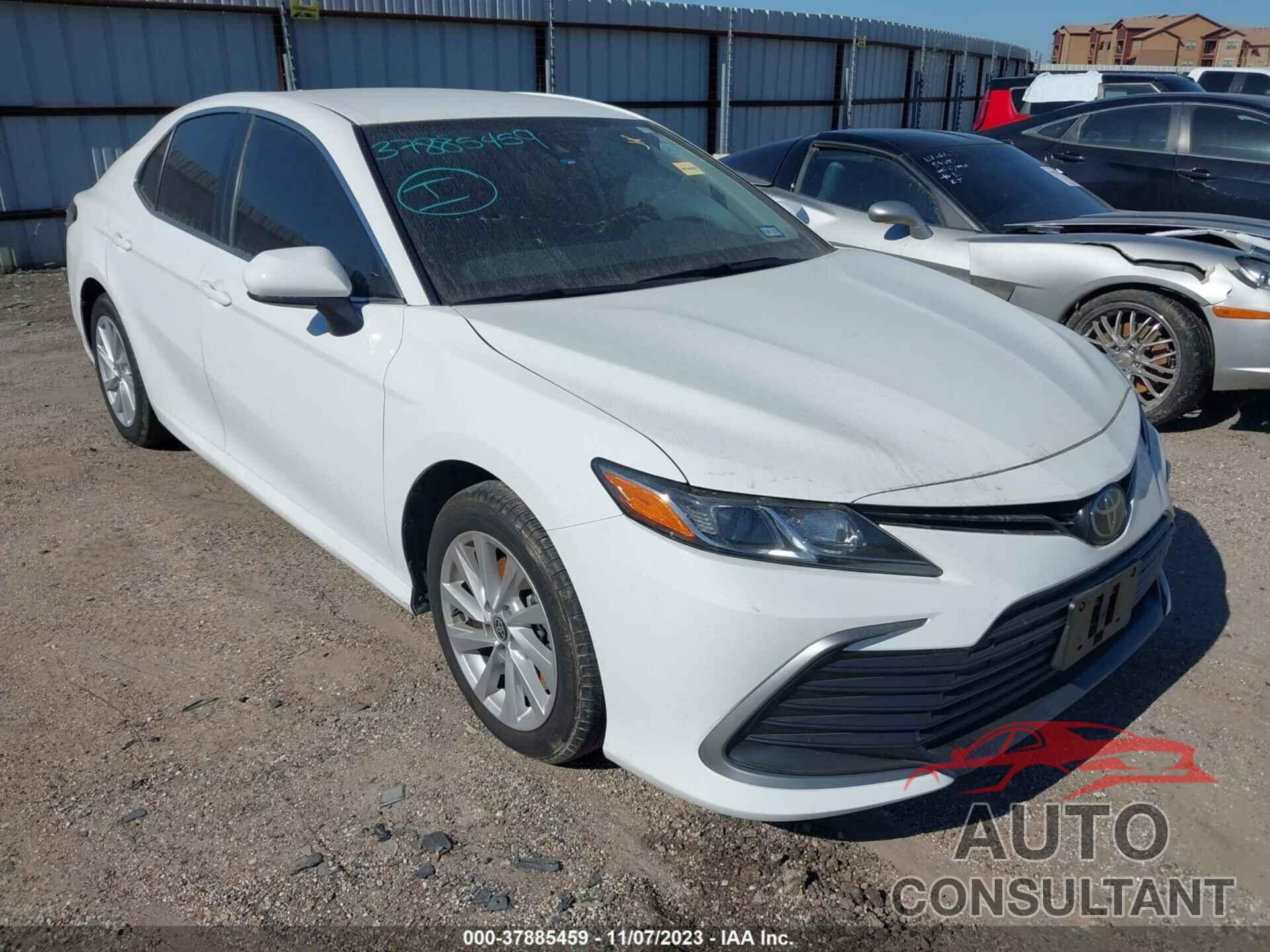 TOYOTA CAMRY 2022 - 4T1C11AK6NU072607
