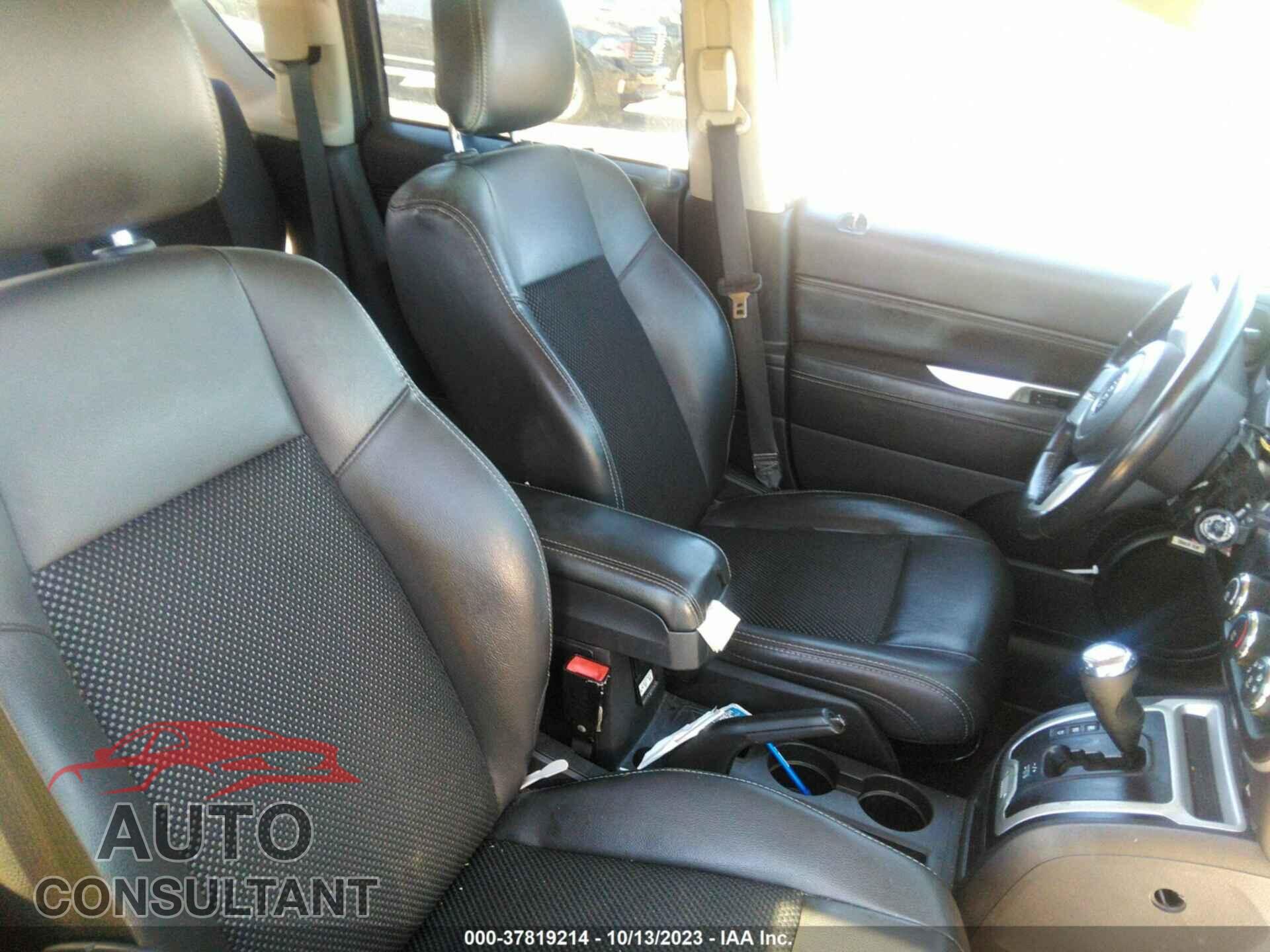 JEEP COMPASS 2015 - 1C4NJCEB7FD329598