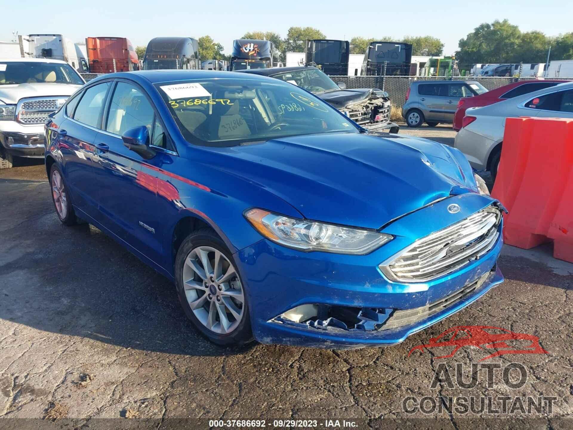 FORD FUSION HYBRID 2017 - 3FA6P0LU3HR374592