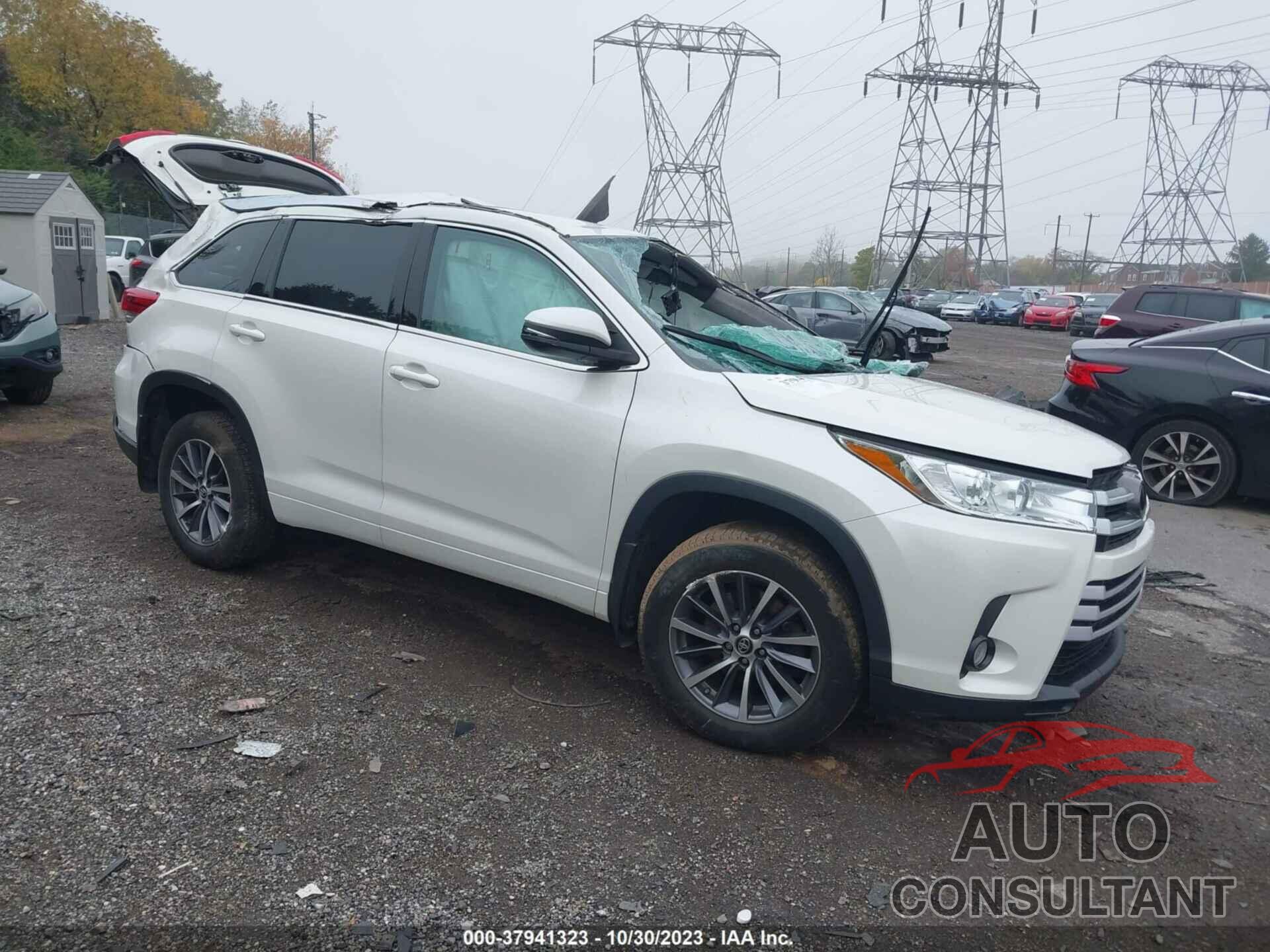 TOYOTA HIGHLANDER 2018 - 5TDJZRFH3JS559553