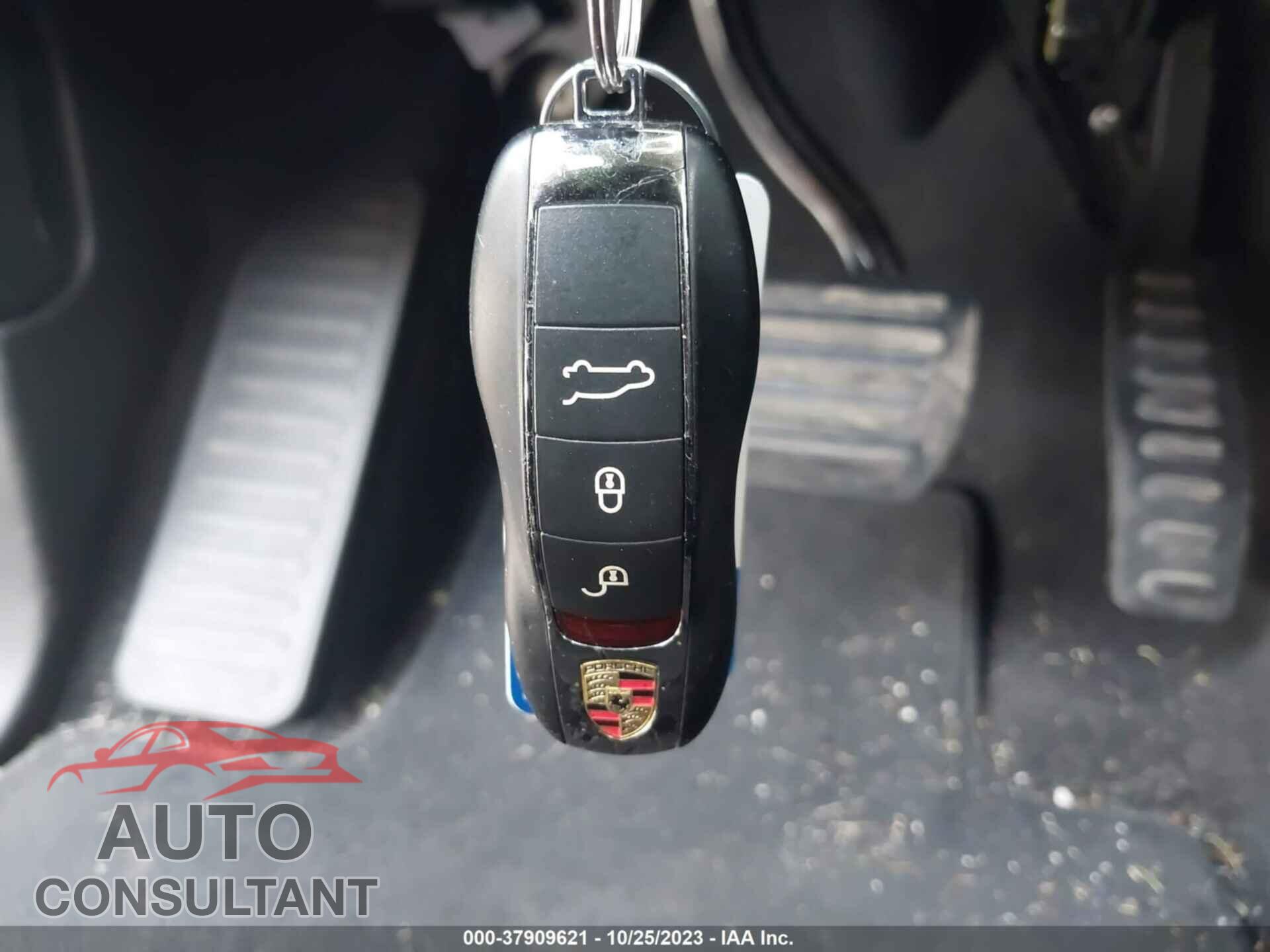 PORSCHE CAYENNE 2018 - WP1AA2A27JKA06329