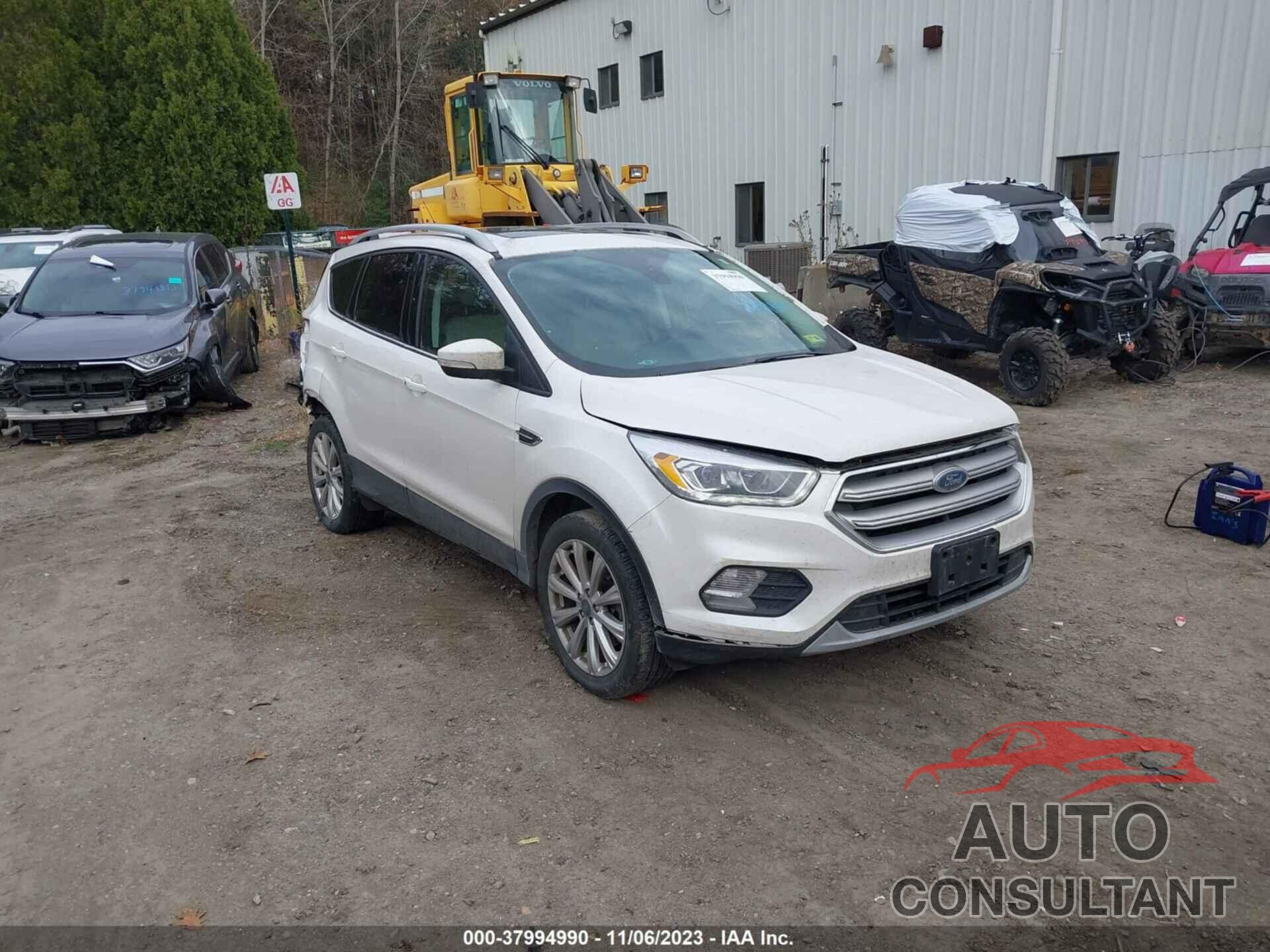 FORD ESCAPE 2017 - 1FMCU9J98HUC05701