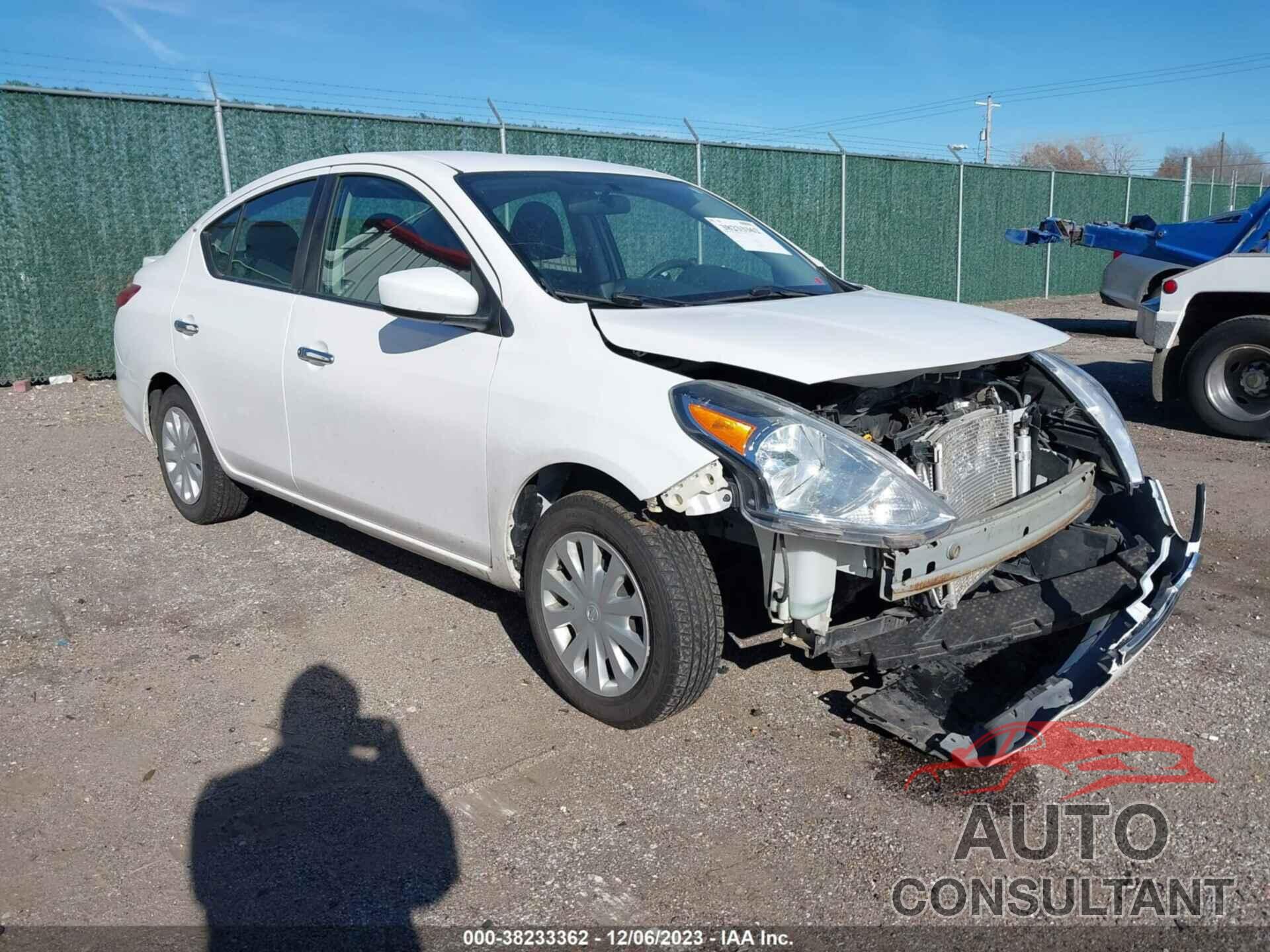 NISSAN VERSA 2017 - 3N1CN7AP4HL817296