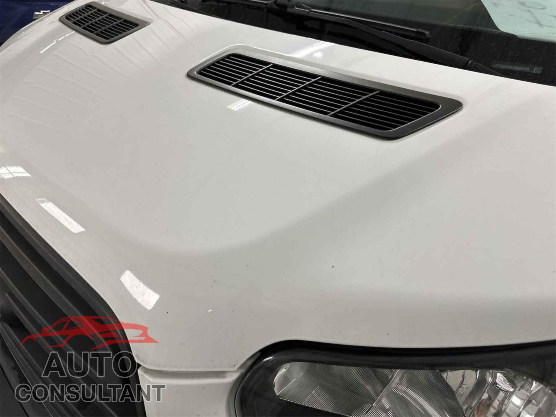 FORD TRANSIT 2018 - 1FTYR2CM2JKA05659