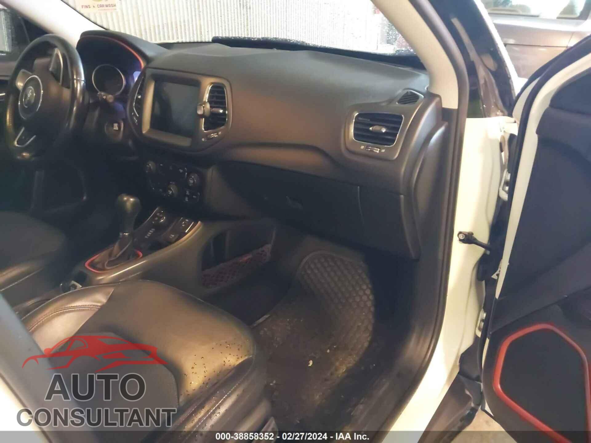 JEEP COMPASS 2020 - 3C4NJDDB7LT195656