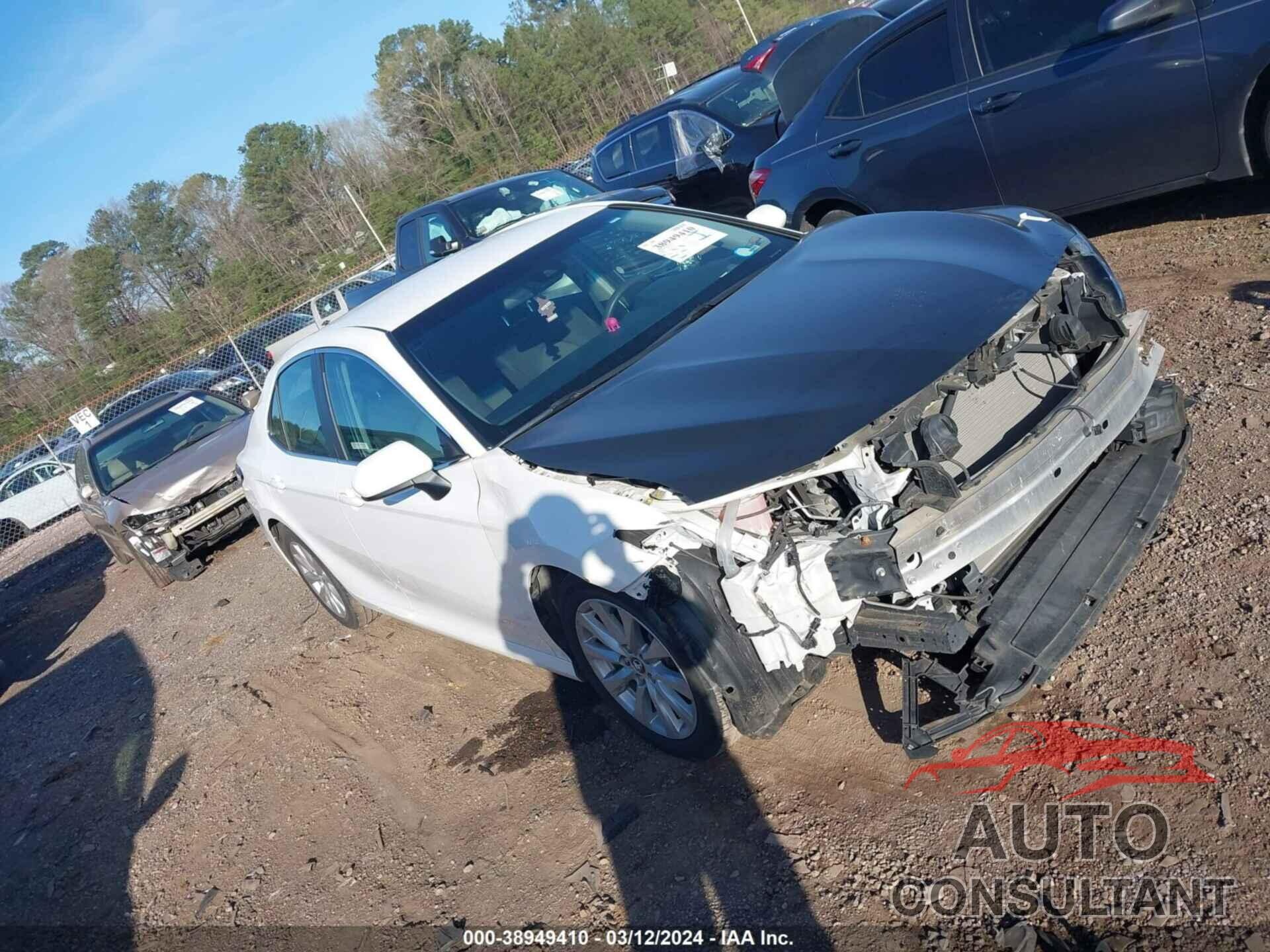 TOYOTA CAMRY 2018 - 4T1B11HK6JU557857