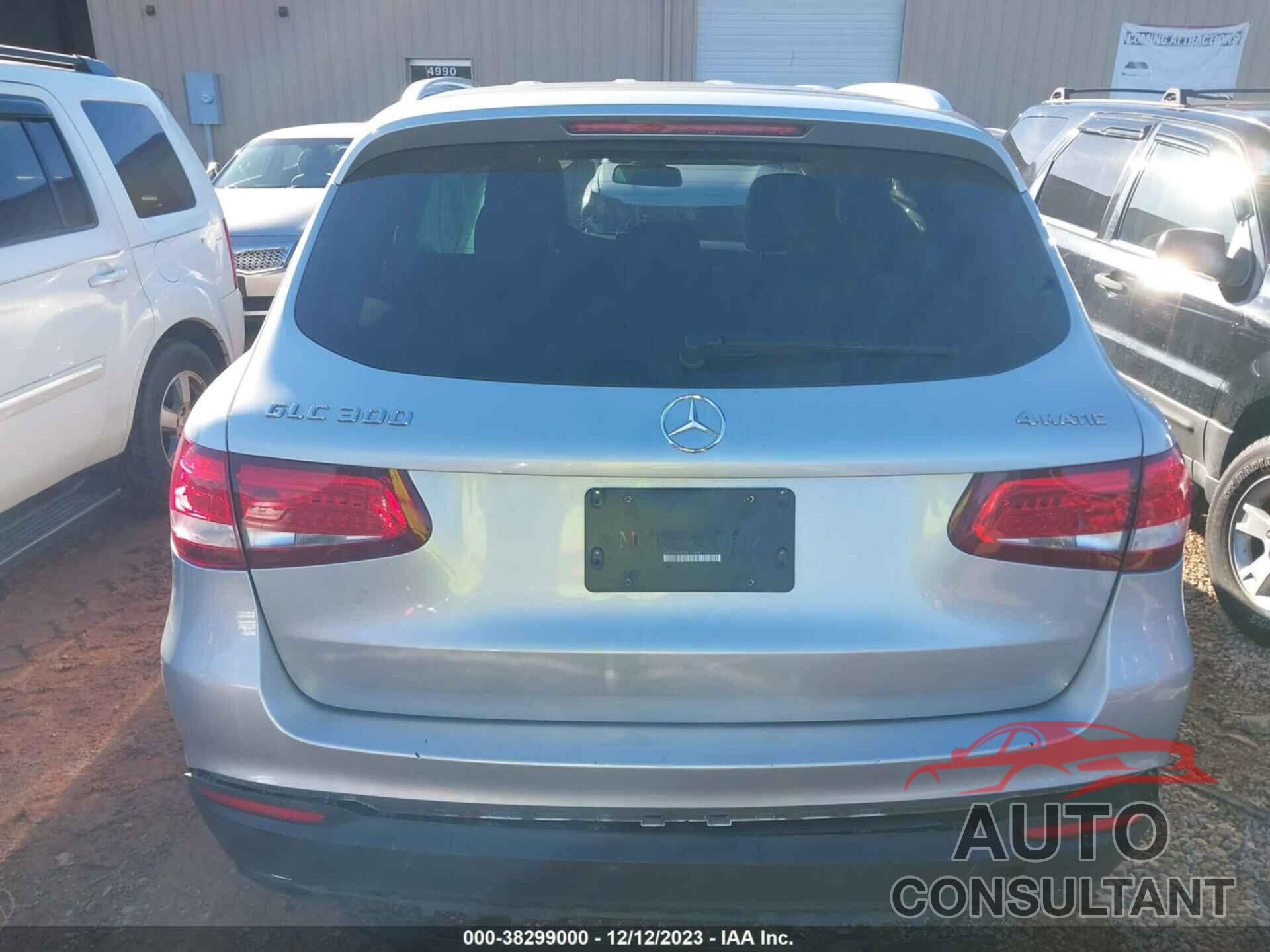 MERCEDES-BENZ GLC 300 2016 - WDC0G4KB7GF108487