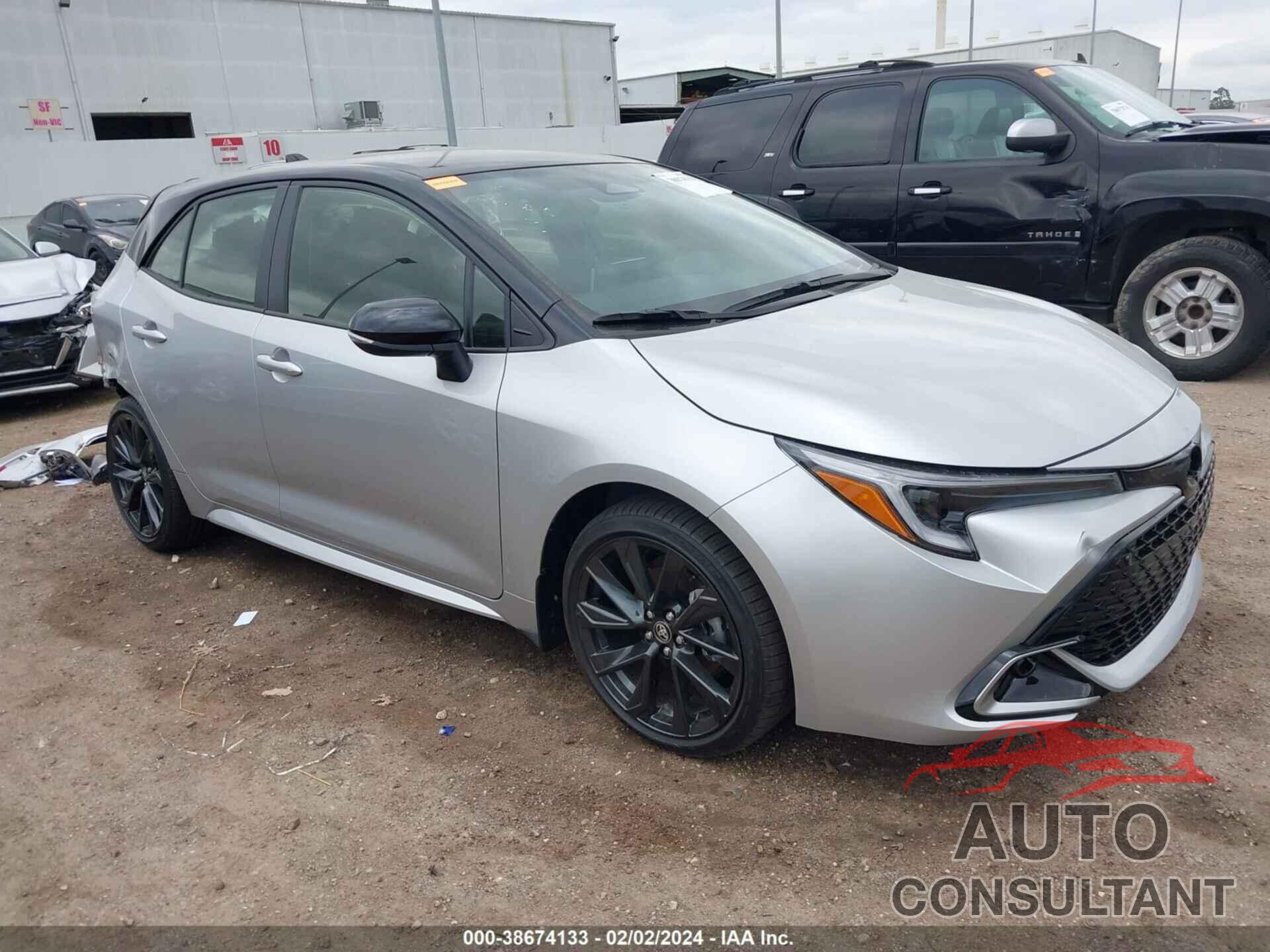 TOYOTA COROLLA 2024 - JTNC4MBE2R3220300